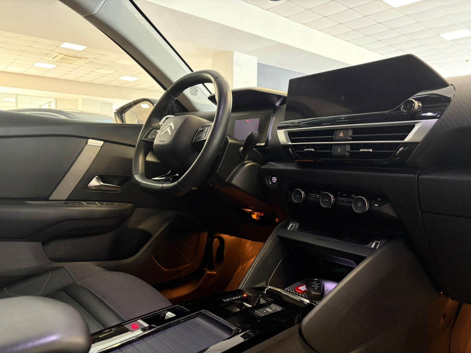 2023 Benzin Otomatik Citroen C4 Siyah Ermat Motorlu Araçlar ve Tarım Ürünleri Sanayi Ticaret A.Ş.