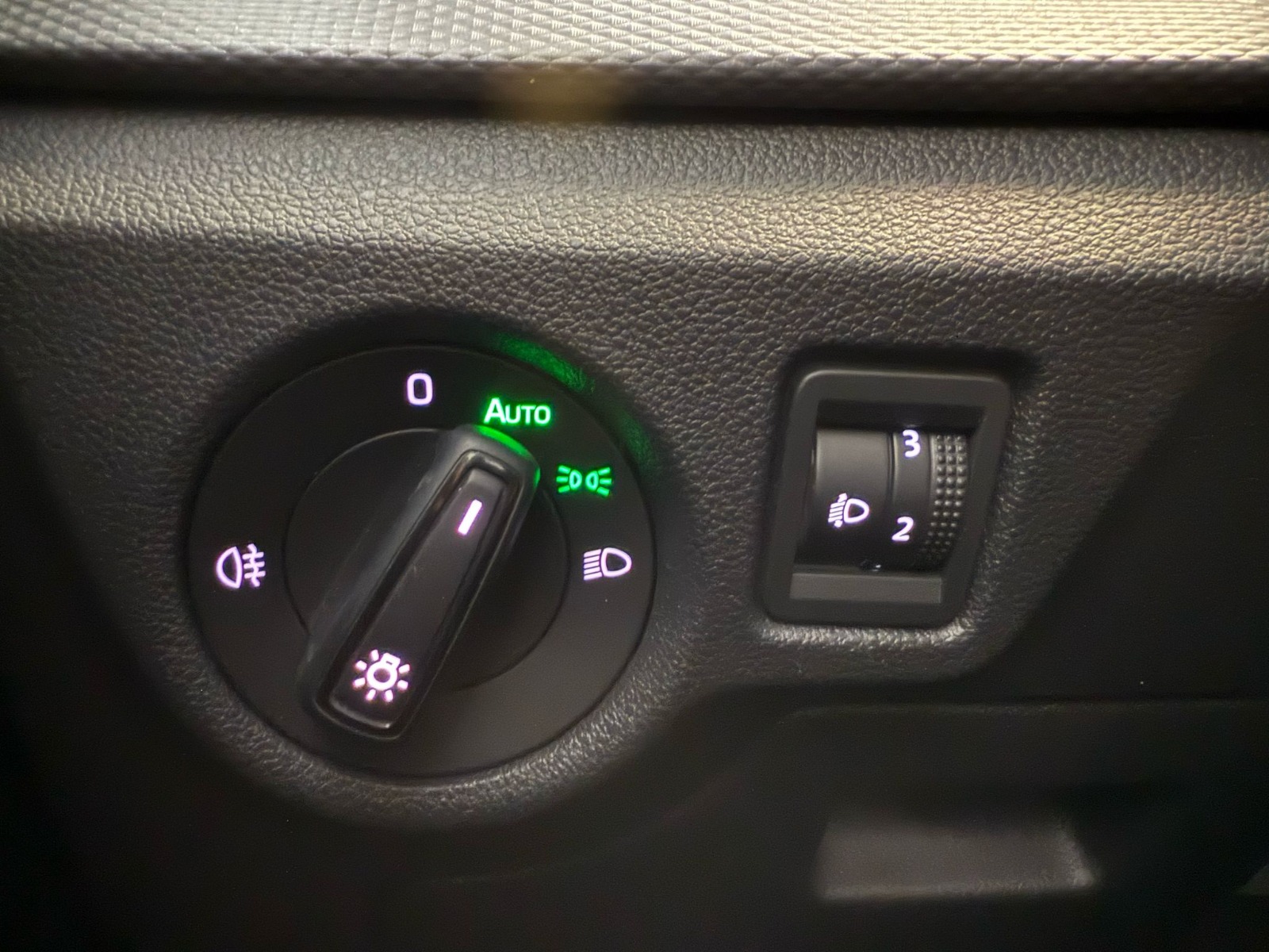 2022 Benzin Otomatik Skoda Kamiq Mavi Ermat Motorlu Araçlar ve Tarım Ürünleri Sanayi Ticaret A.Ş.