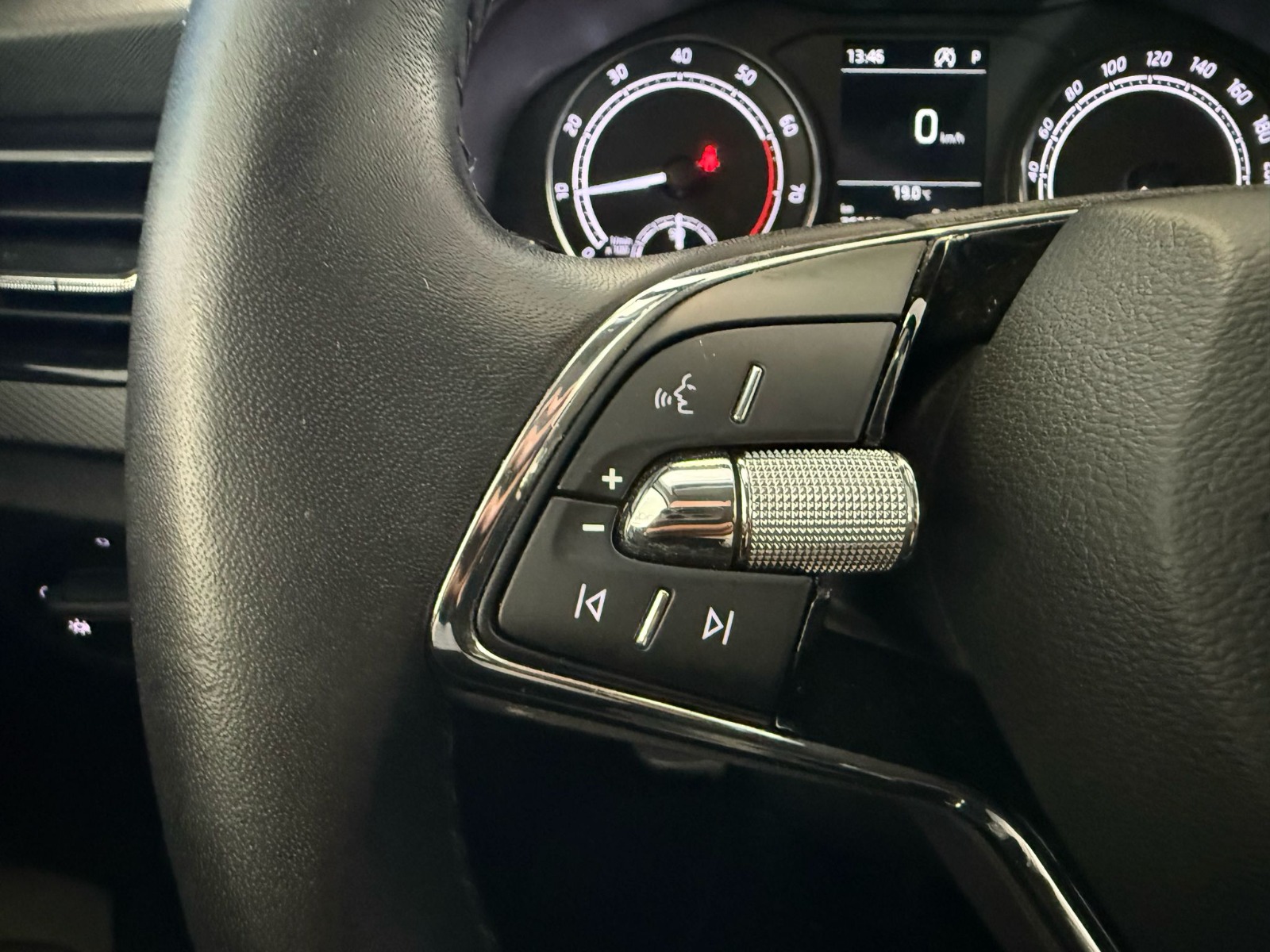 2022 Benzin Otomatik Skoda Kamiq Mavi Ermat Motorlu Araçlar ve Tarım Ürünleri Sanayi Ticaret A.Ş.