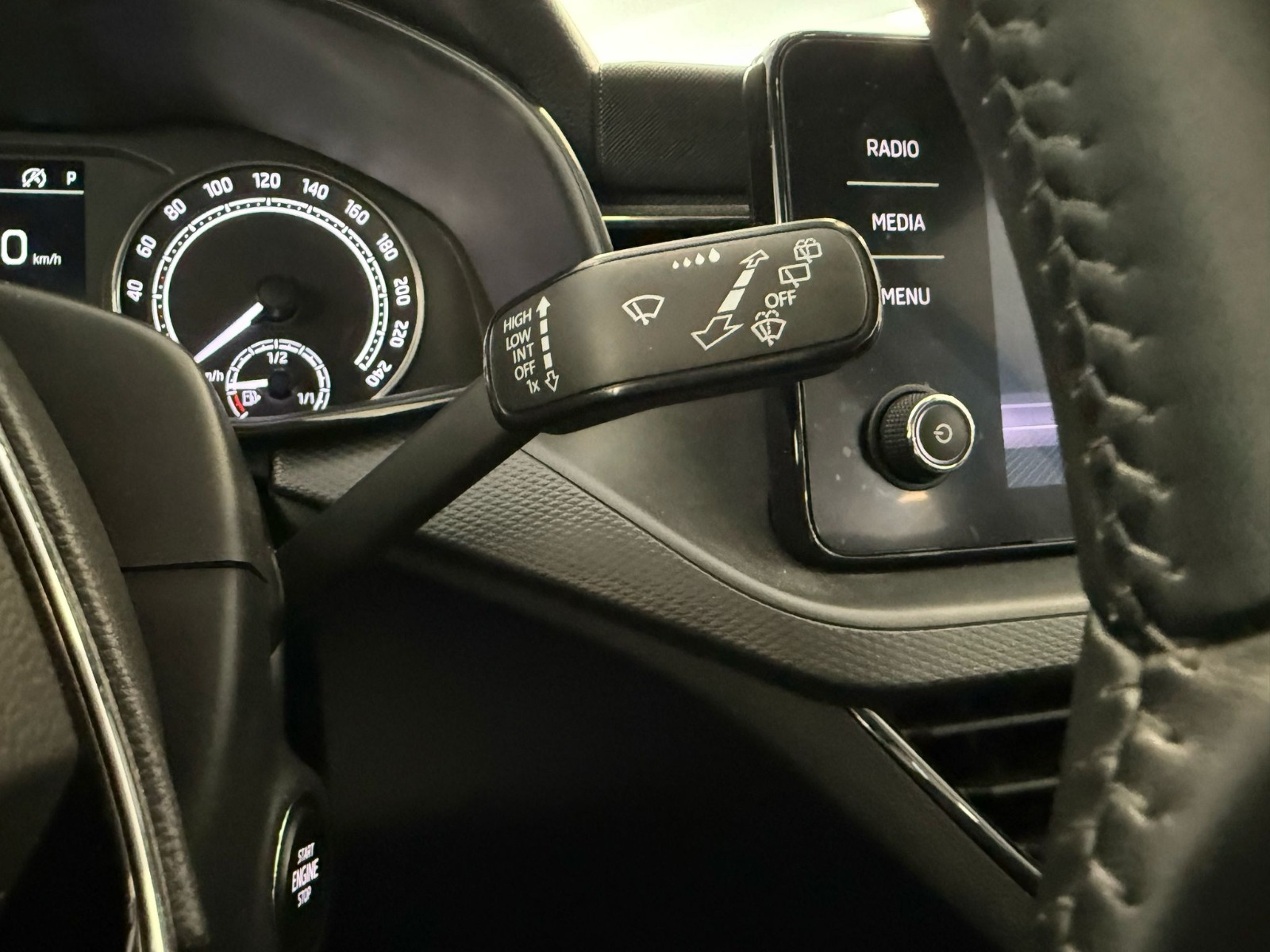 2022 Benzin Otomatik Skoda Kamiq Mavi Ermat Motorlu Araçlar ve Tarım Ürünleri Sanayi Ticaret A.Ş.