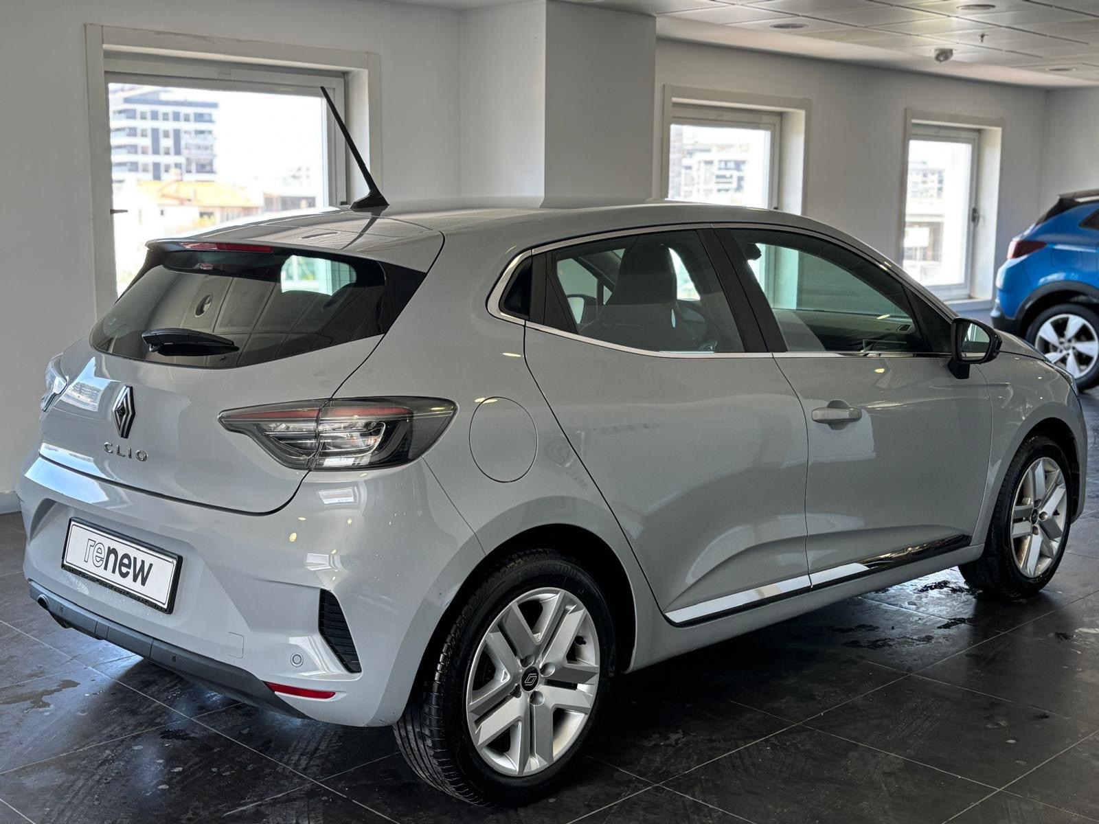 2025 Benzin Otomatik Renault Clio Gri Ermat Motorlu Araçlar ve Tarım Ürünleri Sanayi Ticaret A.Ş.