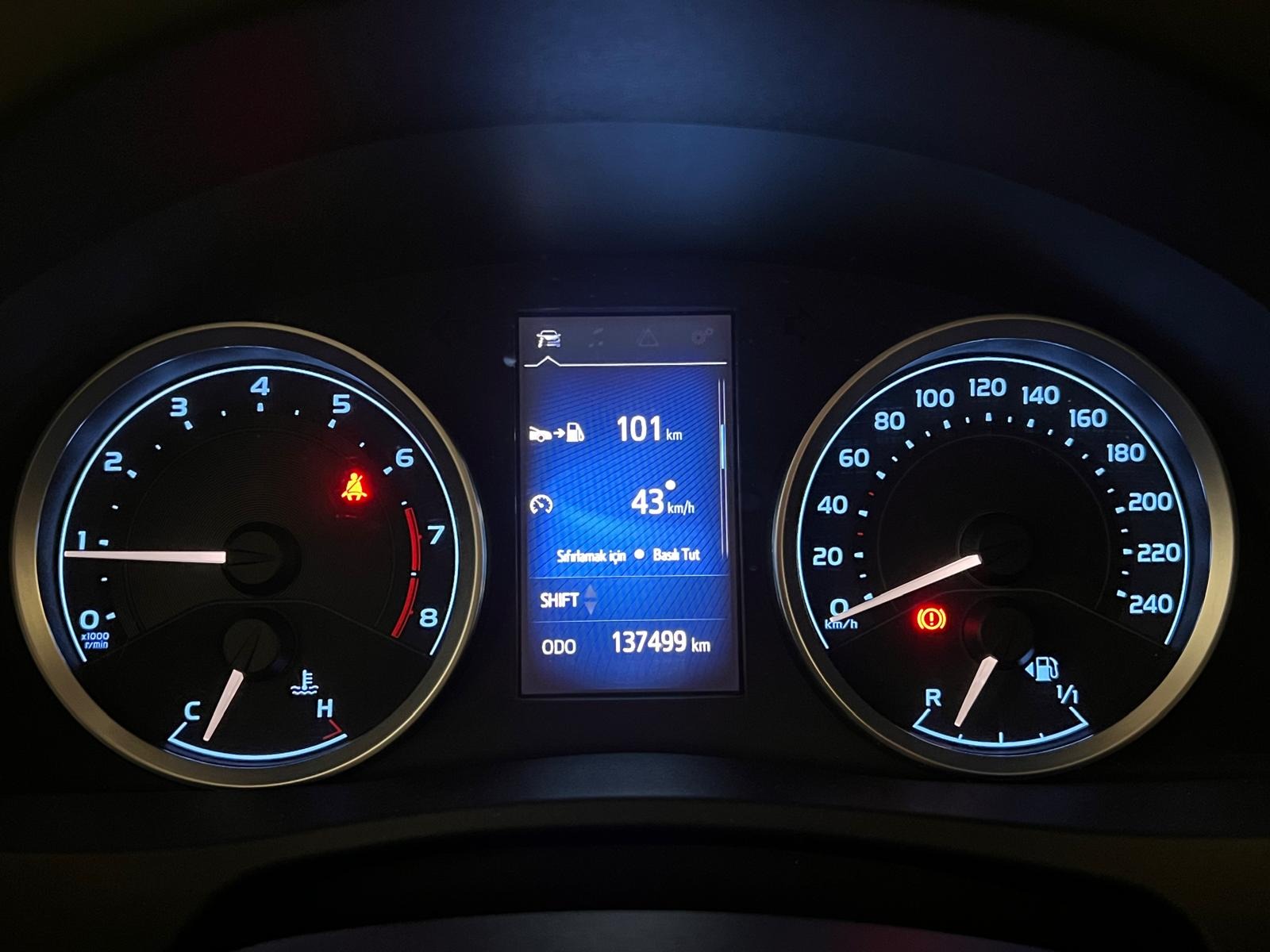 2018 Benzin Manuel Toyota Corolla Gümüş Gri Ermat Motorlu Araçlar ve Tarım Ürünleri Sanayi Ticaret A.Ş.