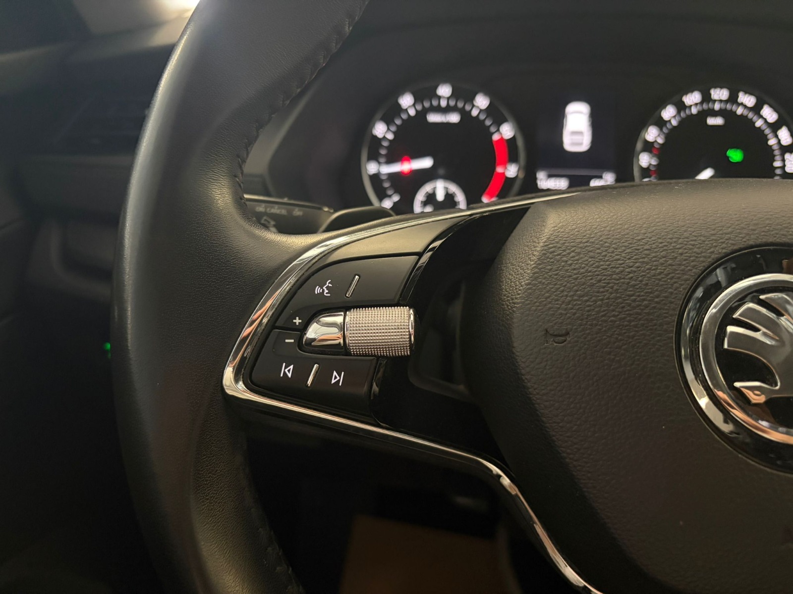 2023 Hybrid Otomatik Skoda Octavia Gri Ermat Motorlu Araçlar ve Tarım Ürünleri Sanayi Ticaret A.Ş.