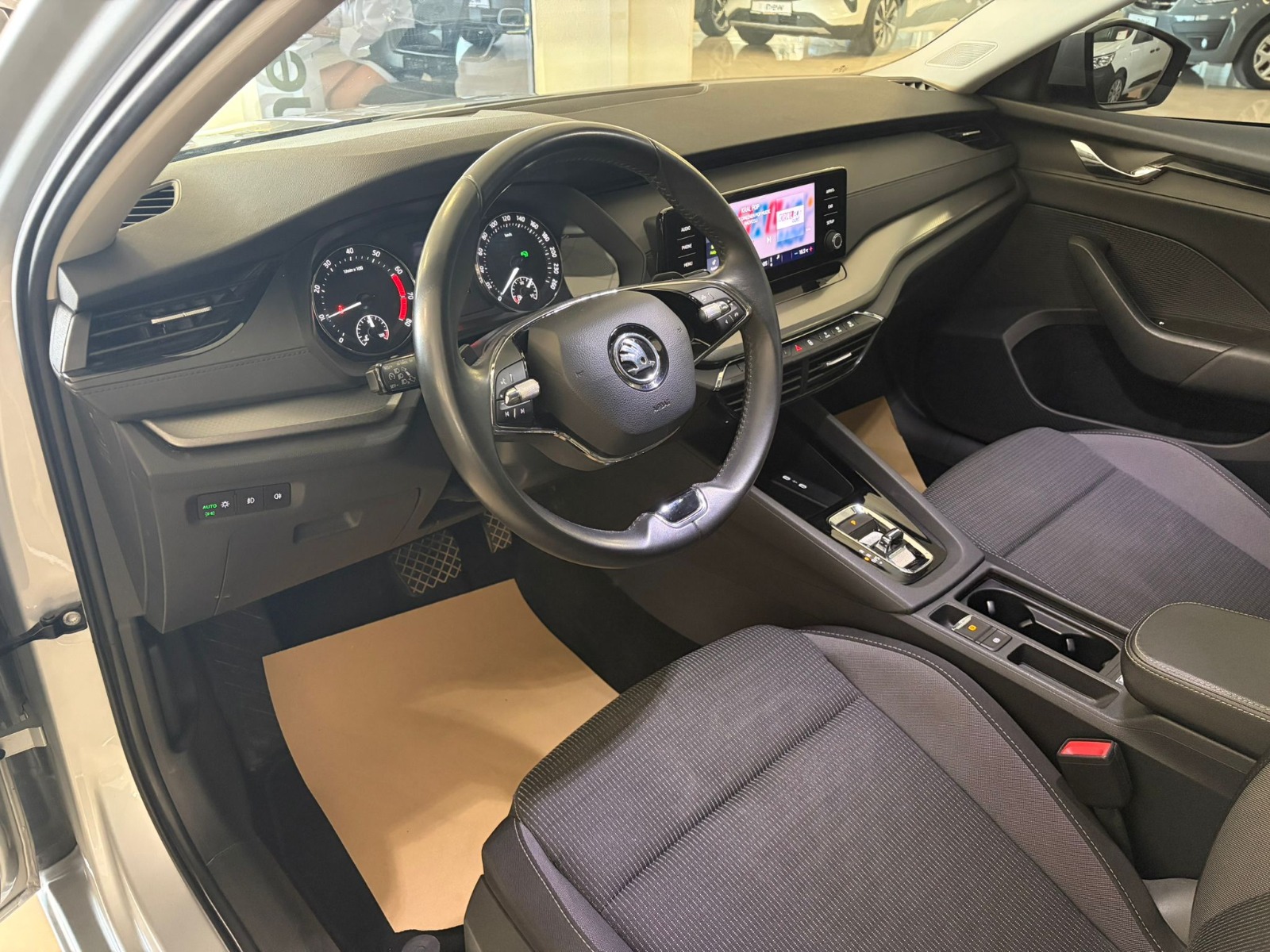 2023 Hybrid Otomatik Skoda Octavia Gri Ermat Motorlu Araçlar ve Tarım Ürünleri Sanayi Ticaret A.Ş.