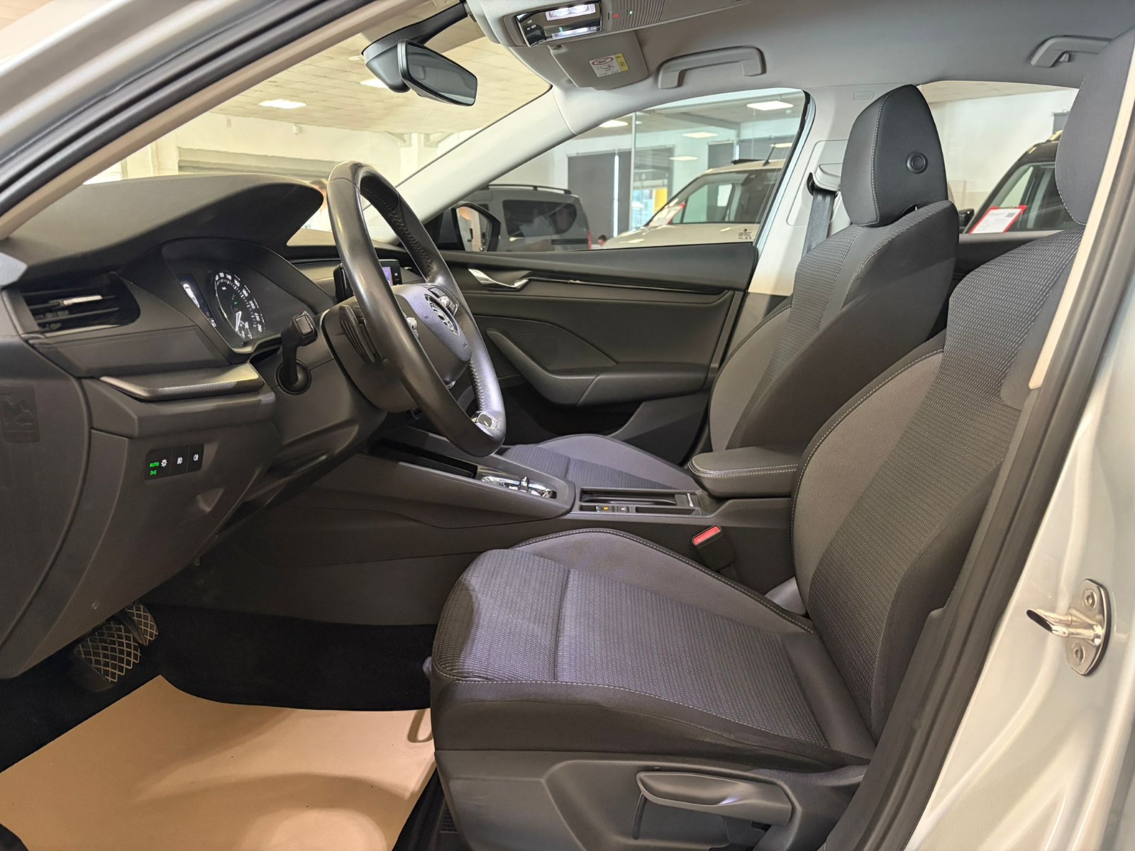 2023 Hybrid Otomatik Skoda Octavia Gri Ermat Motorlu Araçlar ve Tarım Ürünleri Sanayi Ticaret A.Ş.