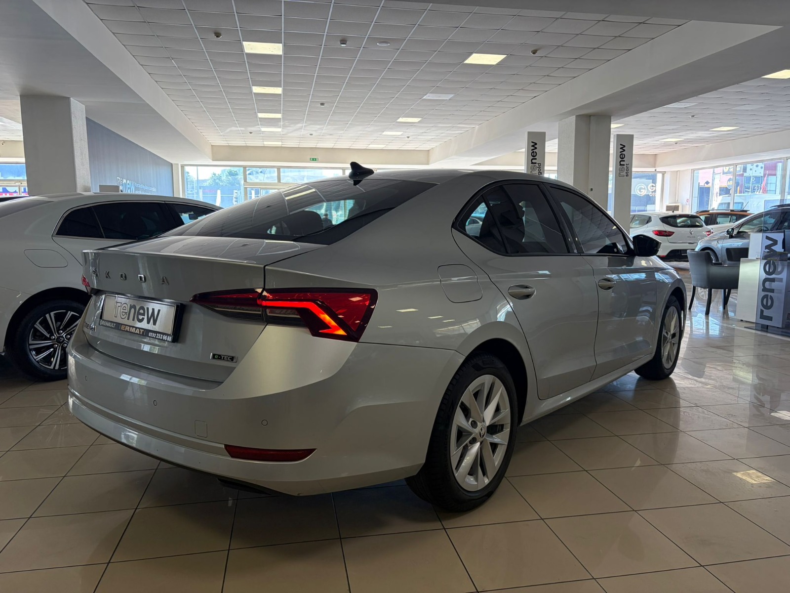 2023 Hybrid Otomatik Skoda Octavia Gri Ermat Motorlu Araçlar ve Tarım Ürünleri Sanayi Ticaret A.Ş.