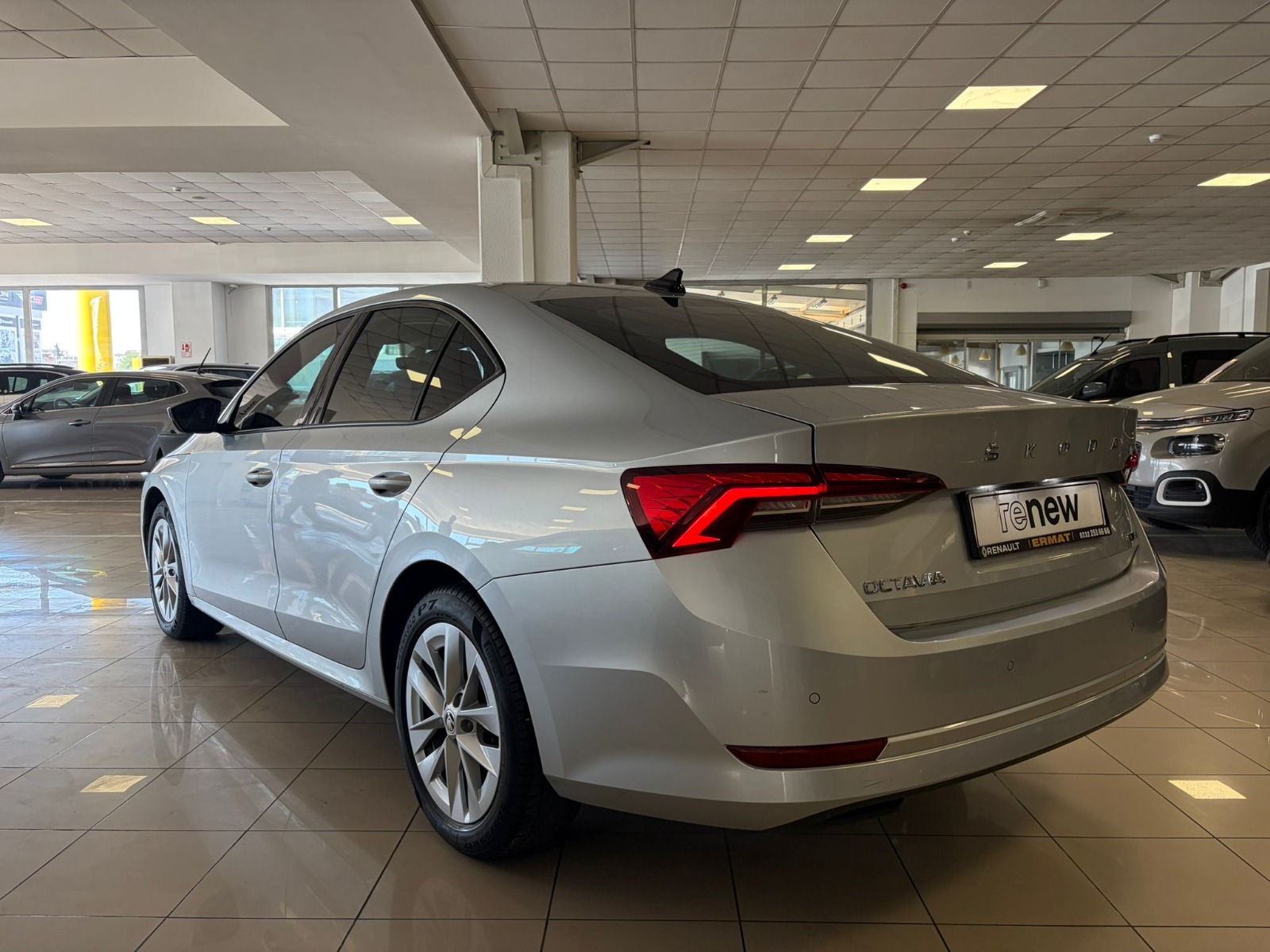 2023 Hybrid Otomatik Skoda Octavia Gri Ermat Motorlu Araçlar ve Tarım Ürünleri Sanayi Ticaret A.Ş.