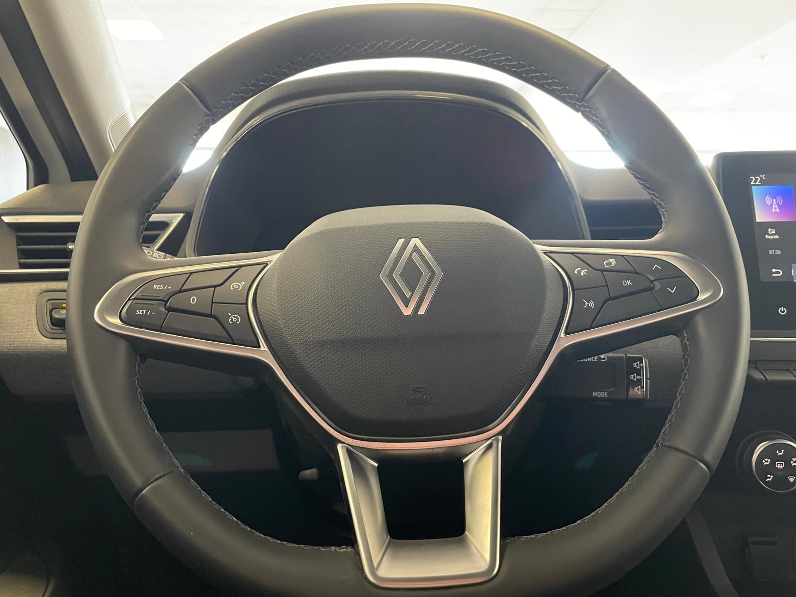 2025 Benzin Otomatik Renault Clio Beyaz Ermat Motorlu Araçlar ve Tarım Ürünleri Sanayi Ticaret A.Ş.