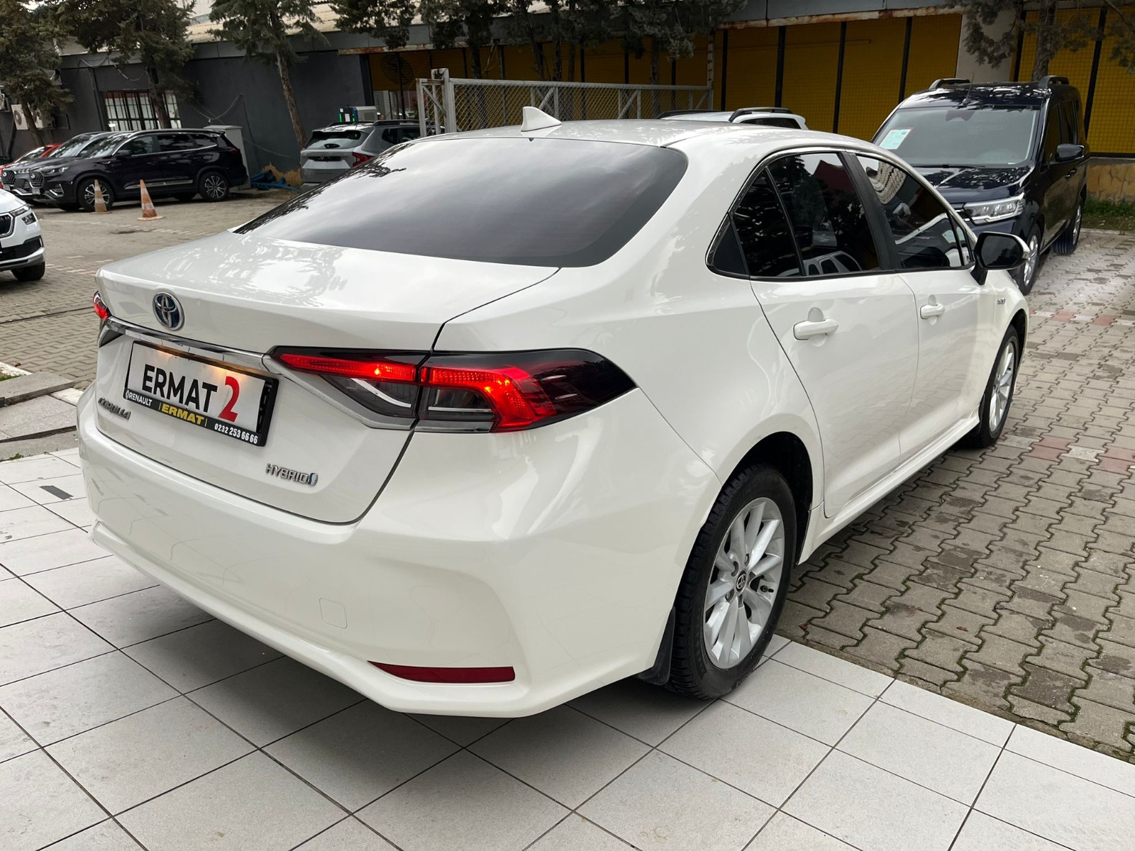 2021 Hybrid Otomatik Toyota Corolla Beyaz Ermat Motorlu Araçlar ve Tarım Ürünleri Sanayi Ticaret A.Ş.