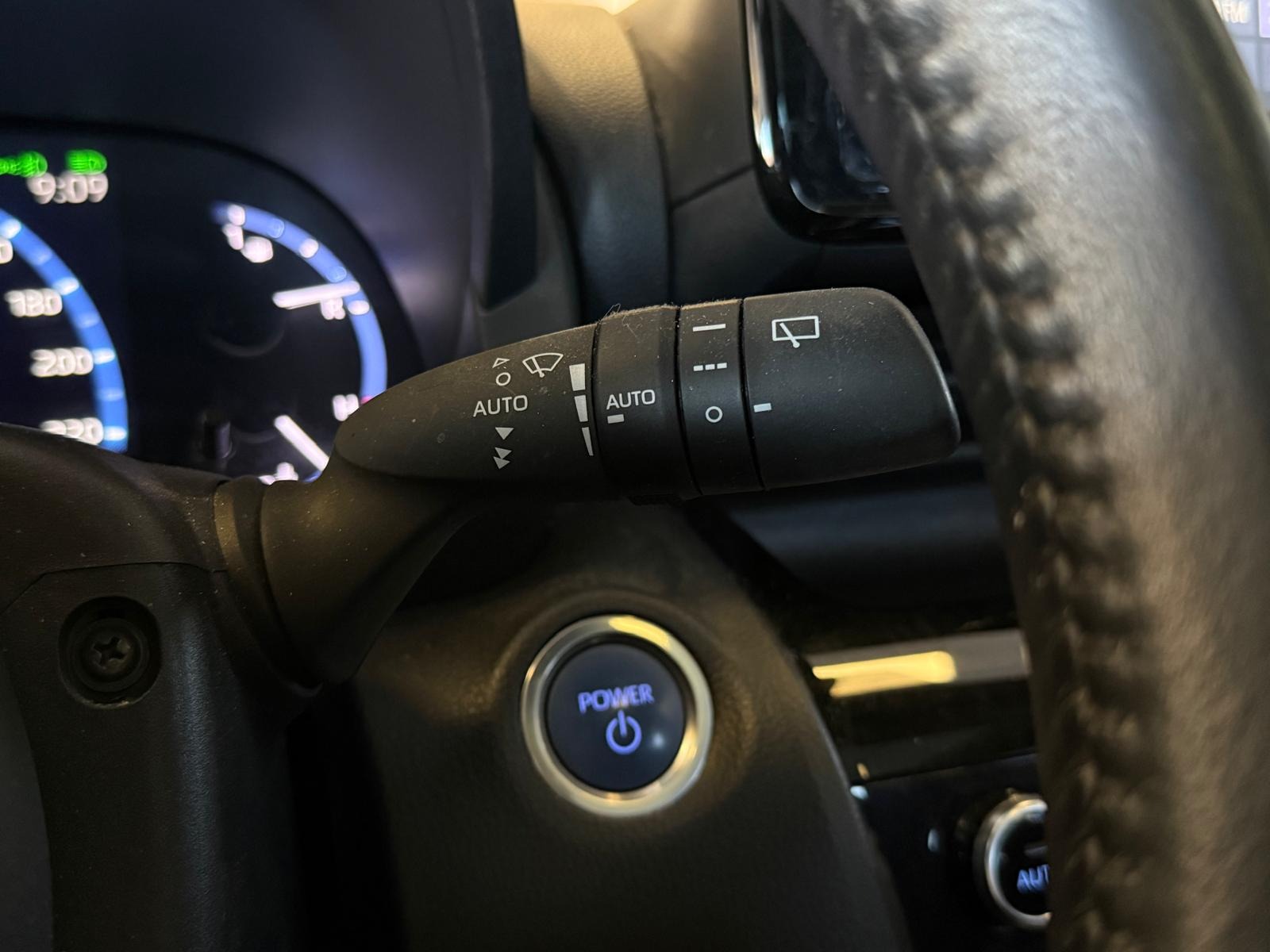 2023 Hybrid Otomatik Toyota Yaris Cross Gümüş Gri Ermat Motorlu Araçlar ve Tarım Ürünleri Sanayi Ticaret A.Ş.