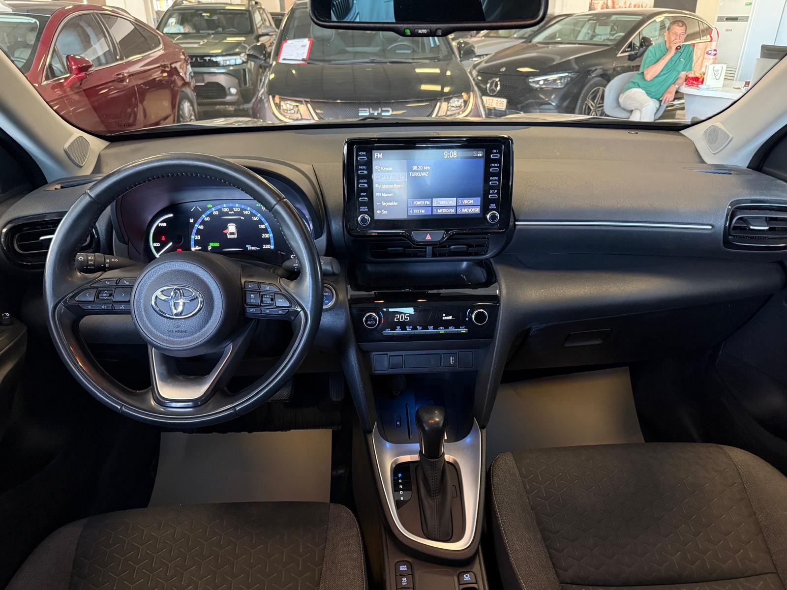 2023 Hybrid Otomatik Toyota Yaris Cross Gümüş Gri Ermat Motorlu Araçlar ve Tarım Ürünleri Sanayi Ticaret A.Ş.