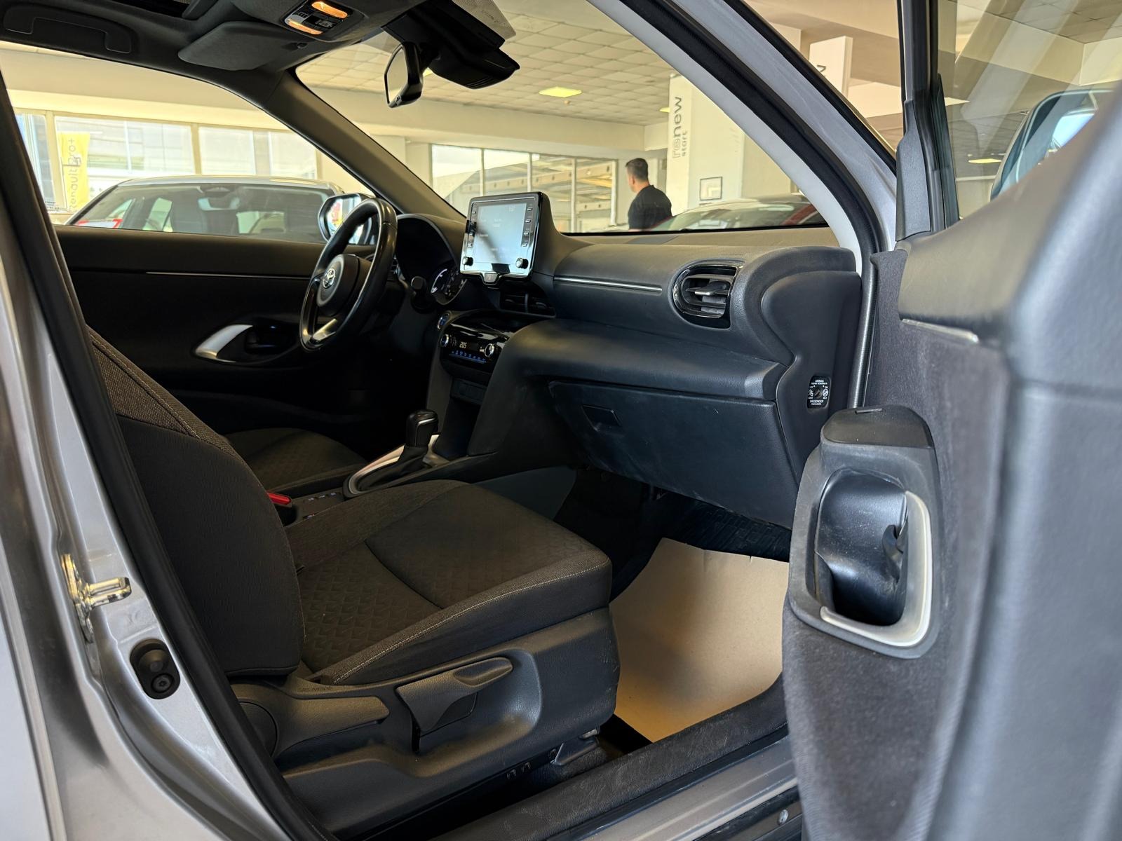 2023 Hybrid Otomatik Toyota Yaris Cross Gümüş Gri Ermat Motorlu Araçlar ve Tarım Ürünleri Sanayi Ticaret A.Ş.