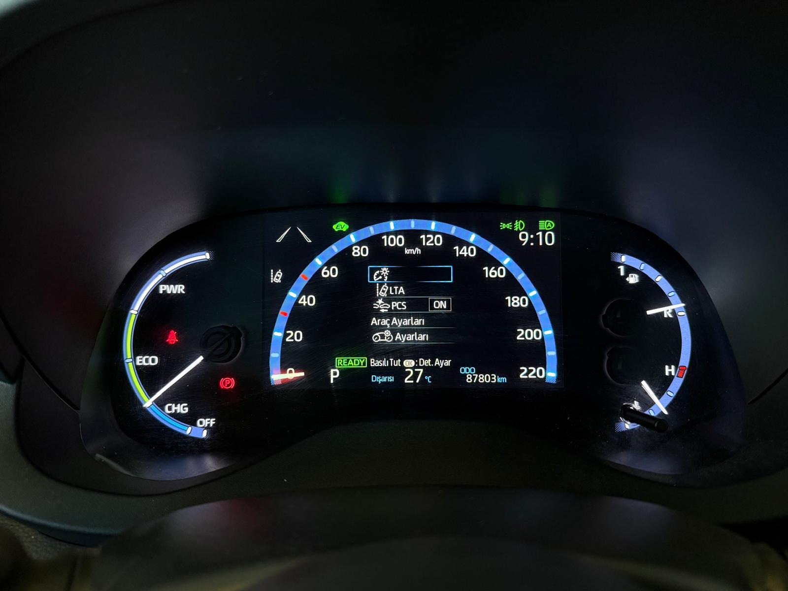 2023 Hybrid Otomatik Toyota Yaris Cross Gümüş Gri Ermat Motorlu Araçlar ve Tarım Ürünleri Sanayi Ticaret A.Ş.