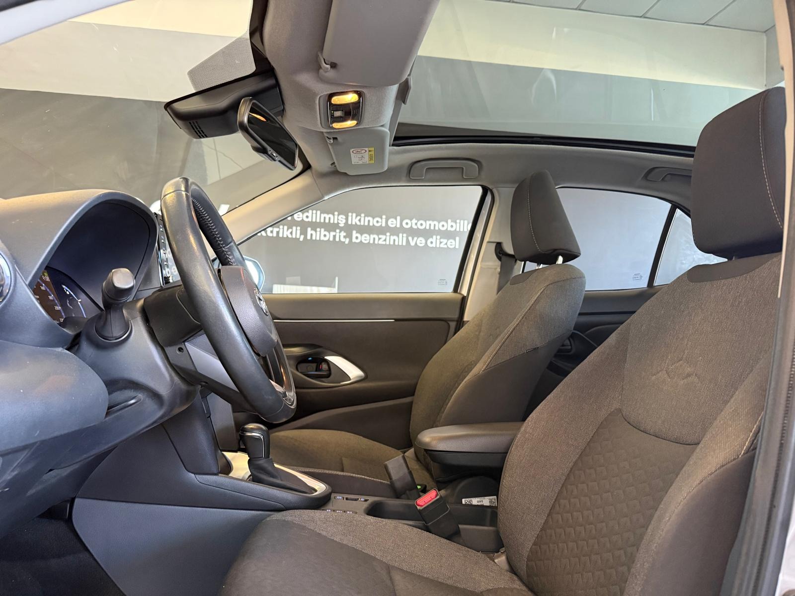 2023 Hybrid Otomatik Toyota Yaris Cross Gümüş Gri Ermat Motorlu Araçlar ve Tarım Ürünleri Sanayi Ticaret A.Ş.