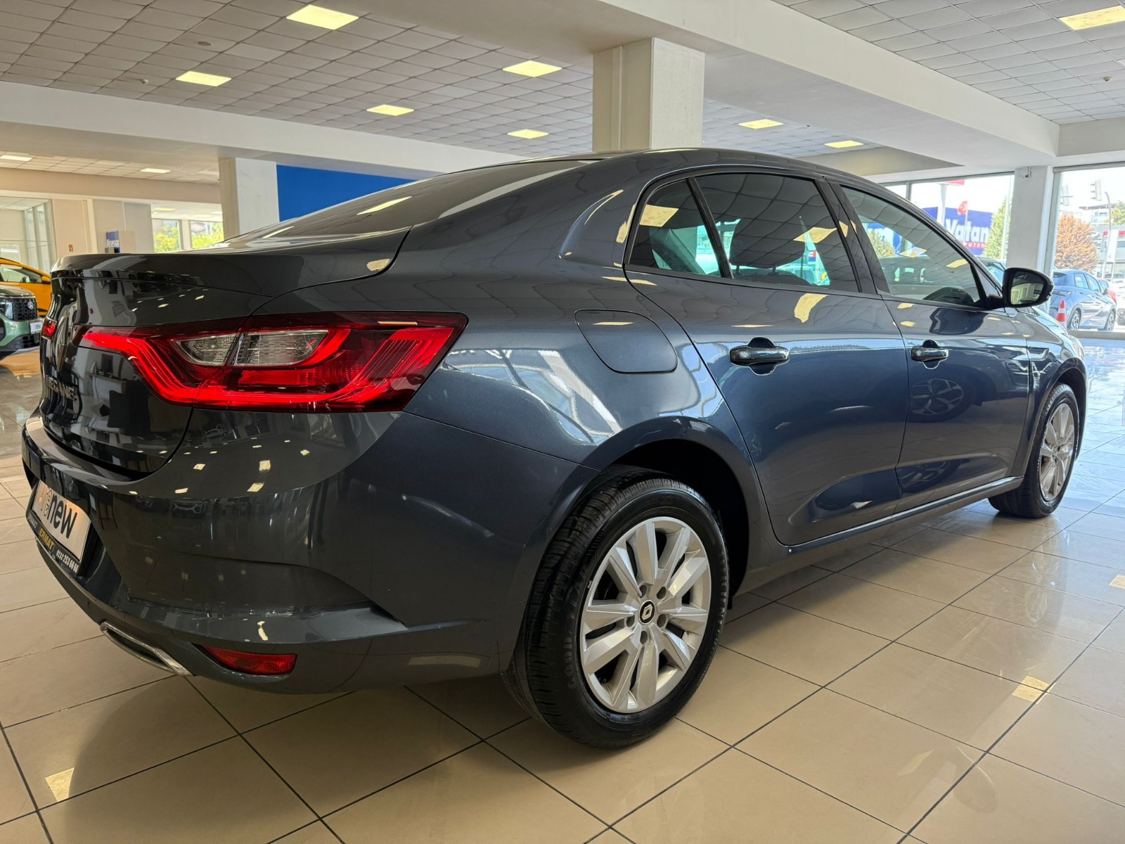 2024 Benzin Otomatik Renault Megane Gri Ermat Motorlu Araçlar ve Tarım Ürünleri Sanayi Ticaret A.Ş.