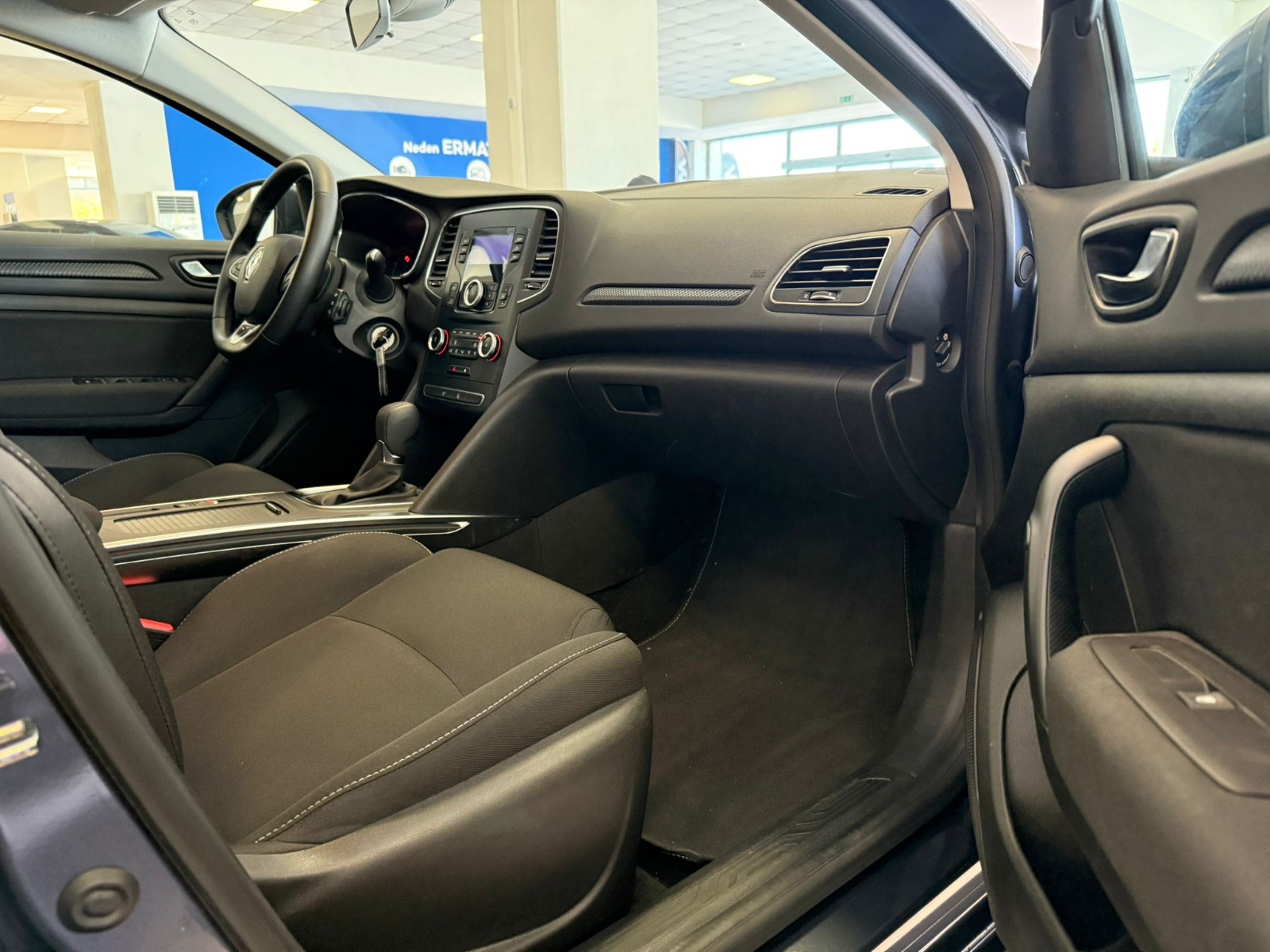 2024 Benzin Otomatik Renault Megane Gri Ermat Motorlu Araçlar ve Tarım Ürünleri Sanayi Ticaret A.Ş.