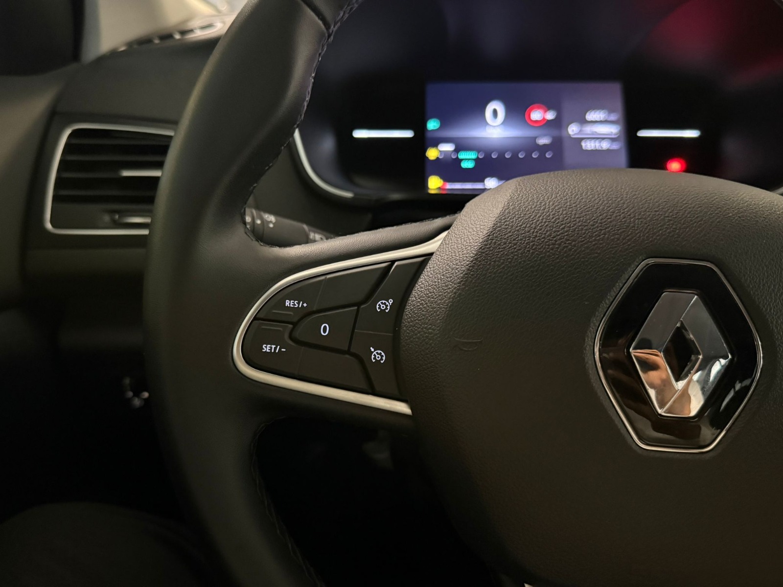 2025 Benzin Manuel Renault Megane Beyaz Ermat Motorlu Araçlar ve Tarım Ürünleri Sanayi Ticaret A.Ş.