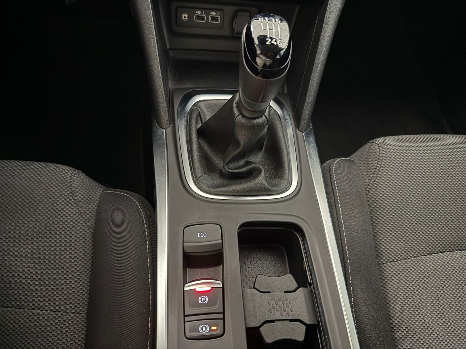 2025 Benzin Manuel Renault Megane Beyaz Ermat Motorlu Araçlar ve Tarım Ürünleri Sanayi Ticaret A.Ş.