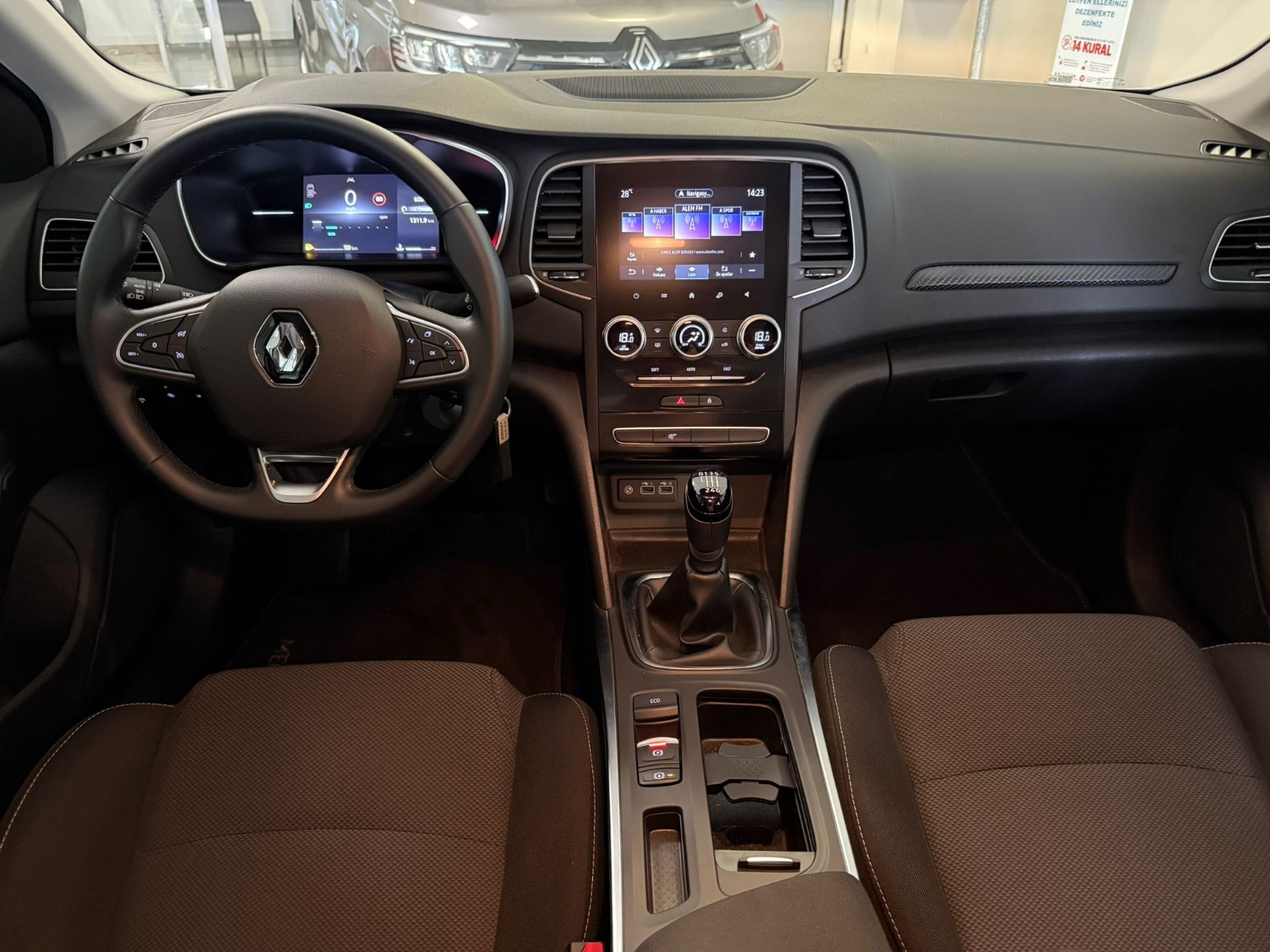 2025 Benzin Manuel Renault Megane Beyaz Ermat Motorlu Araçlar ve Tarım Ürünleri Sanayi Ticaret A.Ş.