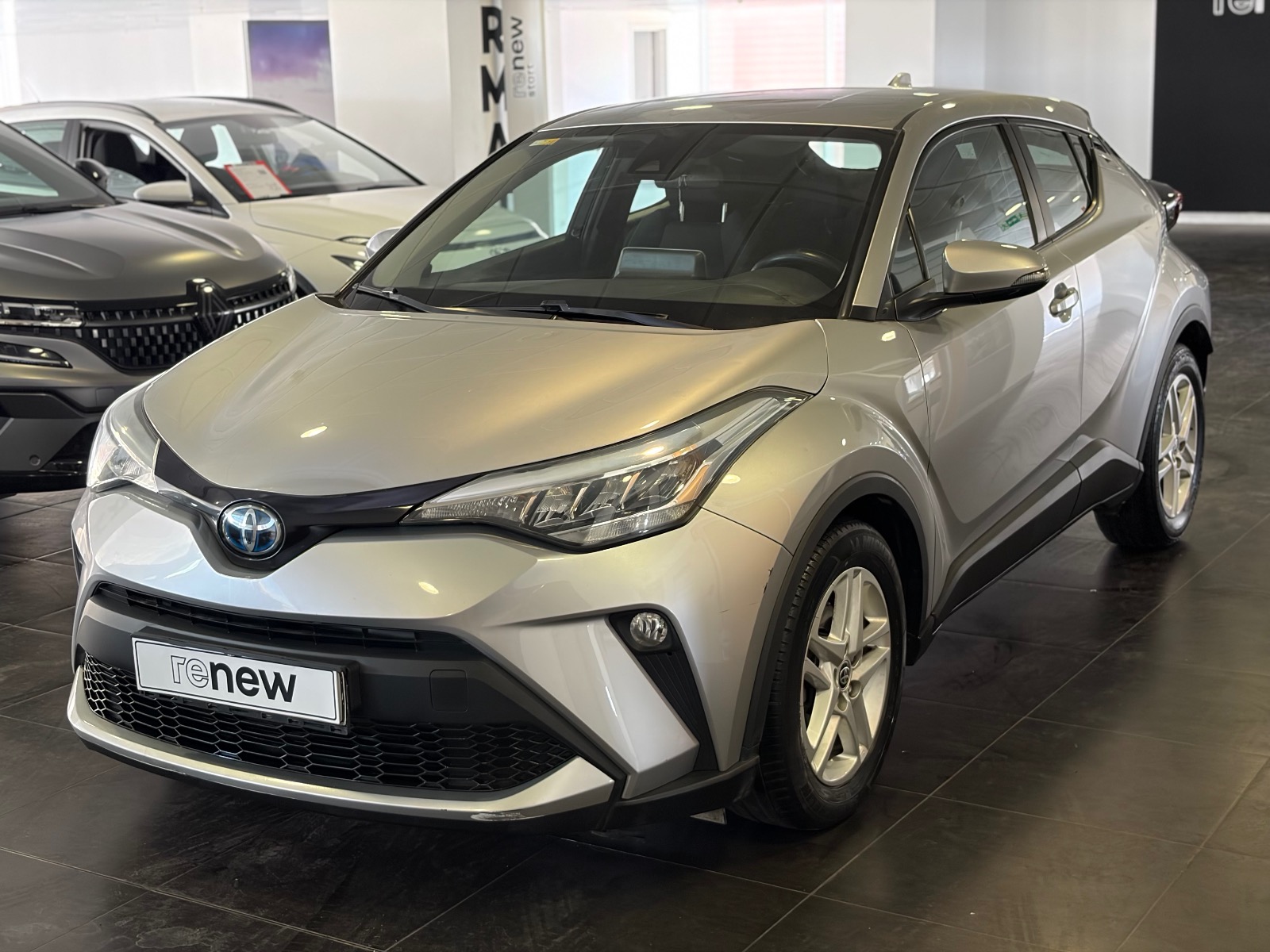 2022 Hybrid Otomatik Toyota C-HR Gümüş Gri Ermat Motorlu Araçlar ve Tarım Ürünleri Sanayi Ticaret A.Ş.