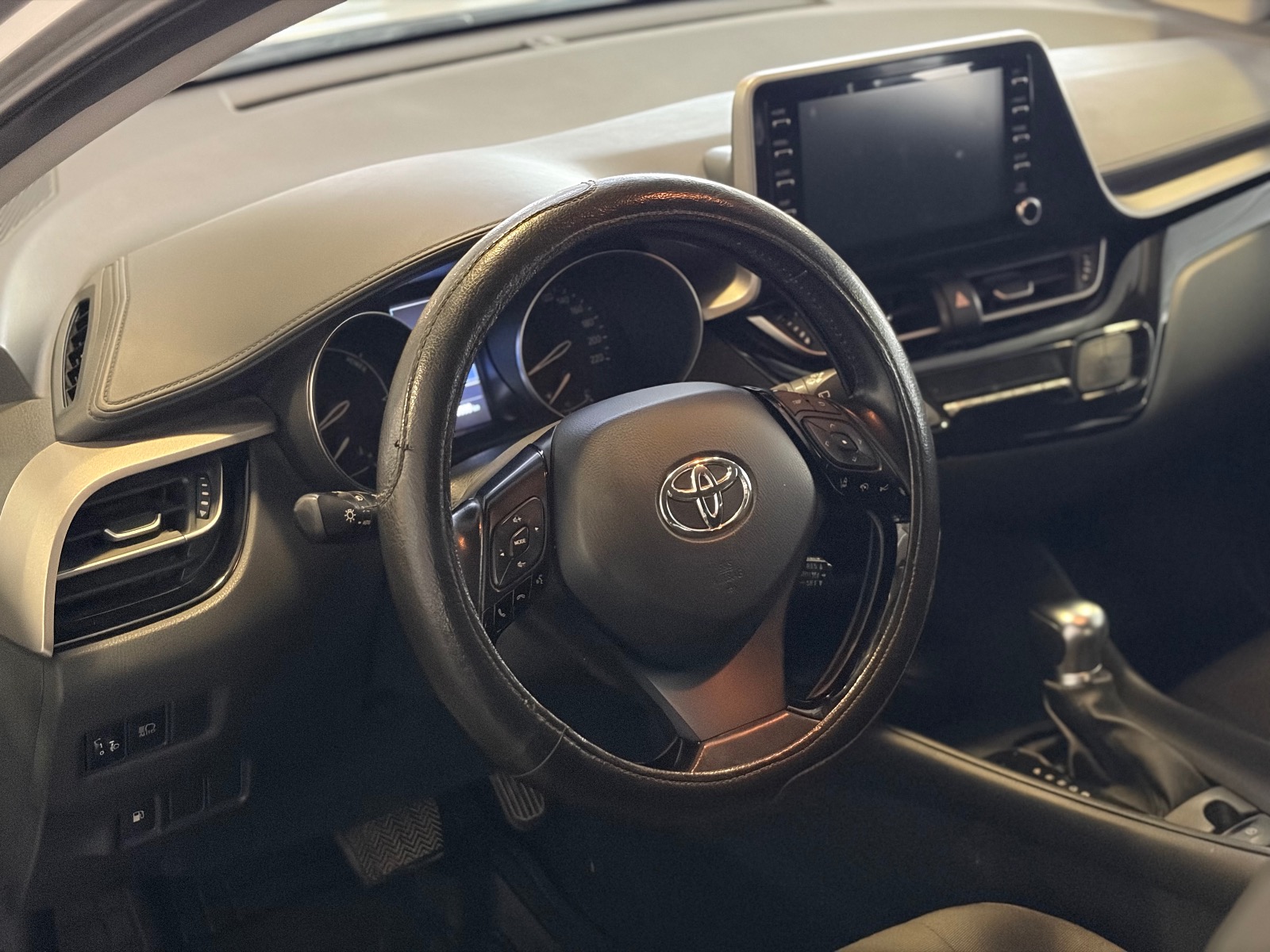 2022 Hybrid Otomatik Toyota C-HR Gümüş Gri Ermat Motorlu Araçlar ve Tarım Ürünleri Sanayi Ticaret A.Ş.