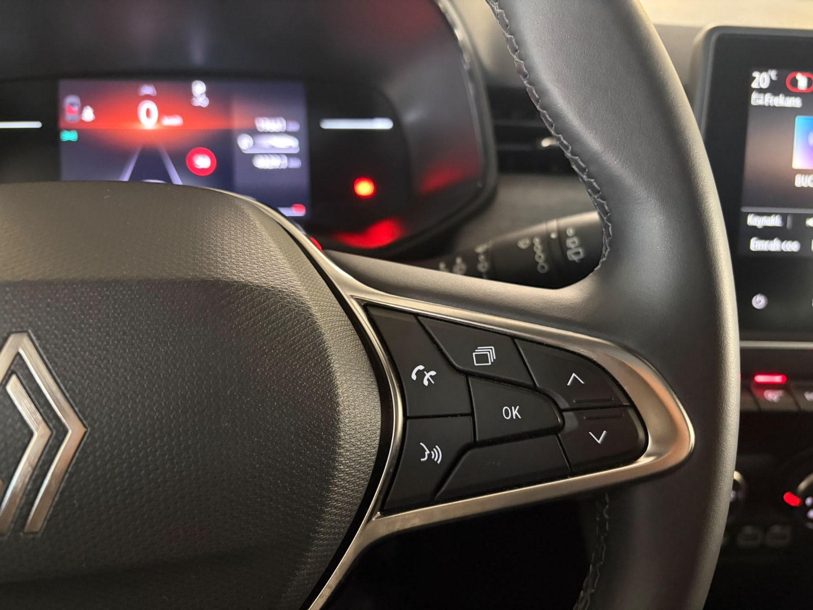 2026 Benzin Otomatik Renault Clio Gri Ermat Motorlu Araçlar ve Tarım Ürünleri Sanayi Ticaret A.Ş.