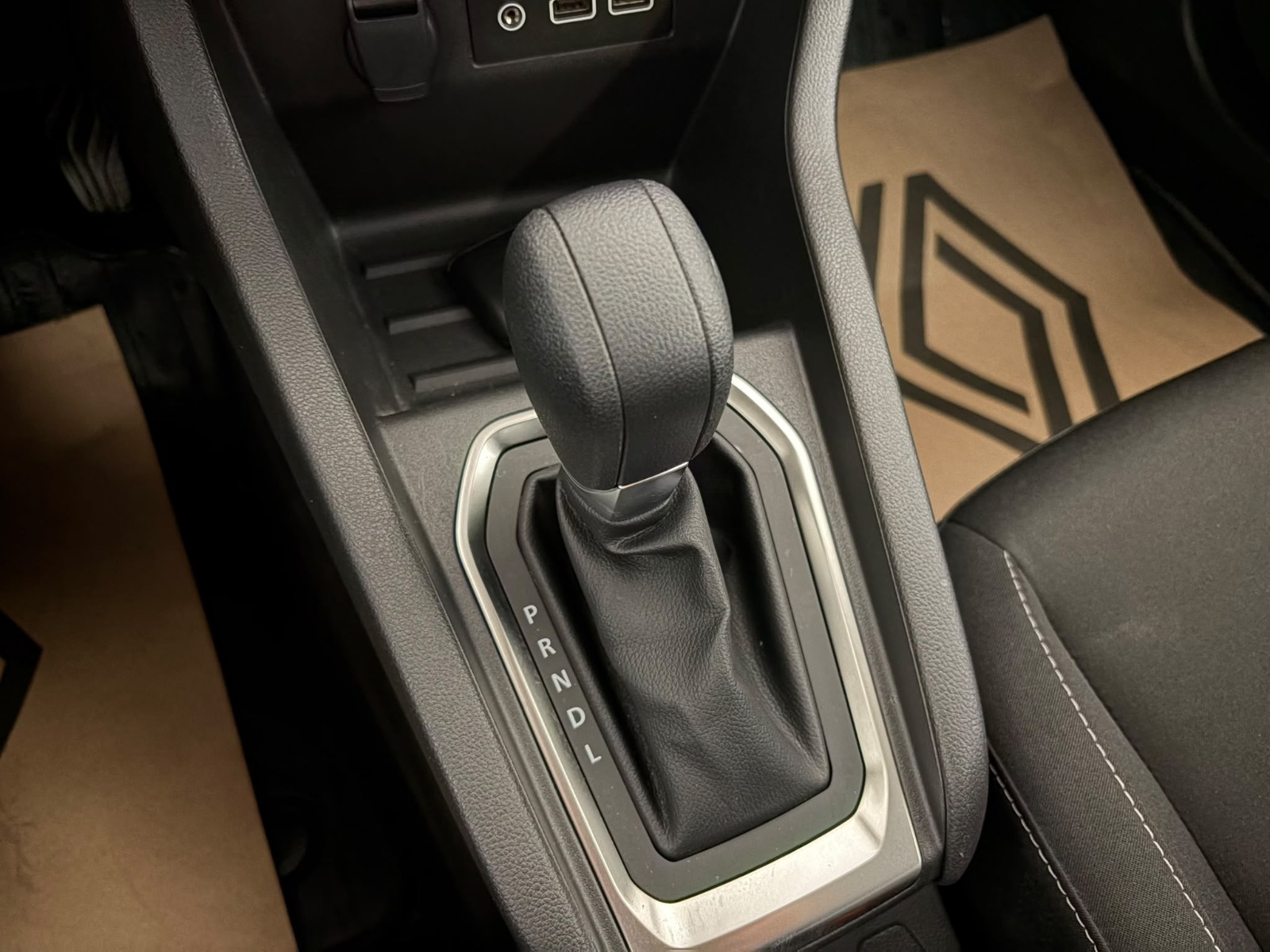 2026 Benzin Otomatik Renault Clio Gri Ermat Motorlu Araçlar ve Tarım Ürünleri Sanayi Ticaret A.Ş.