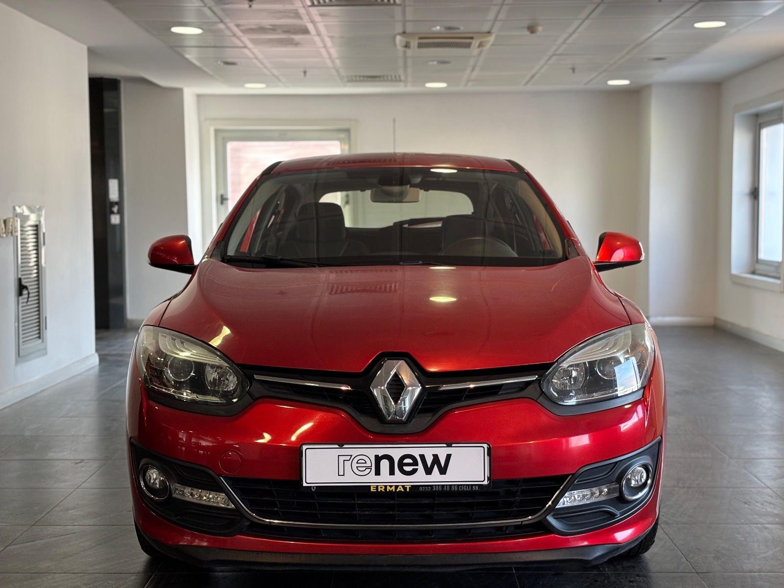2015 Benzin Manuel Renault Megane Kırmızı Ermat Motorlu Araçlar ve Tarım Ürünleri Sanayi Ticaret A.Ş.