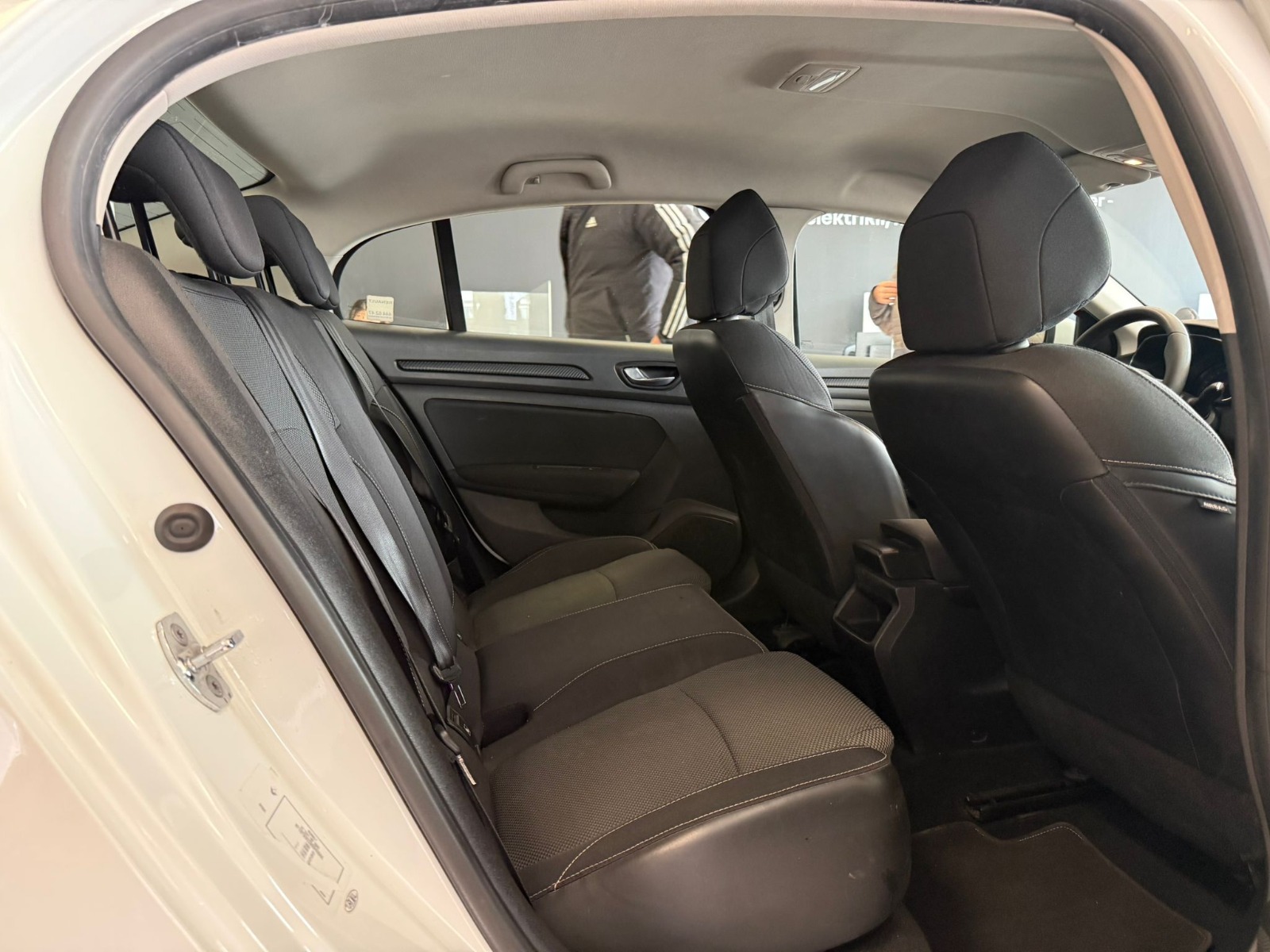 2020 Benzin Otomatik Renault Megane Beyaz Ermat Motorlu Araçlar ve Tarım Ürünleri Sanayi Ticaret A.Ş.