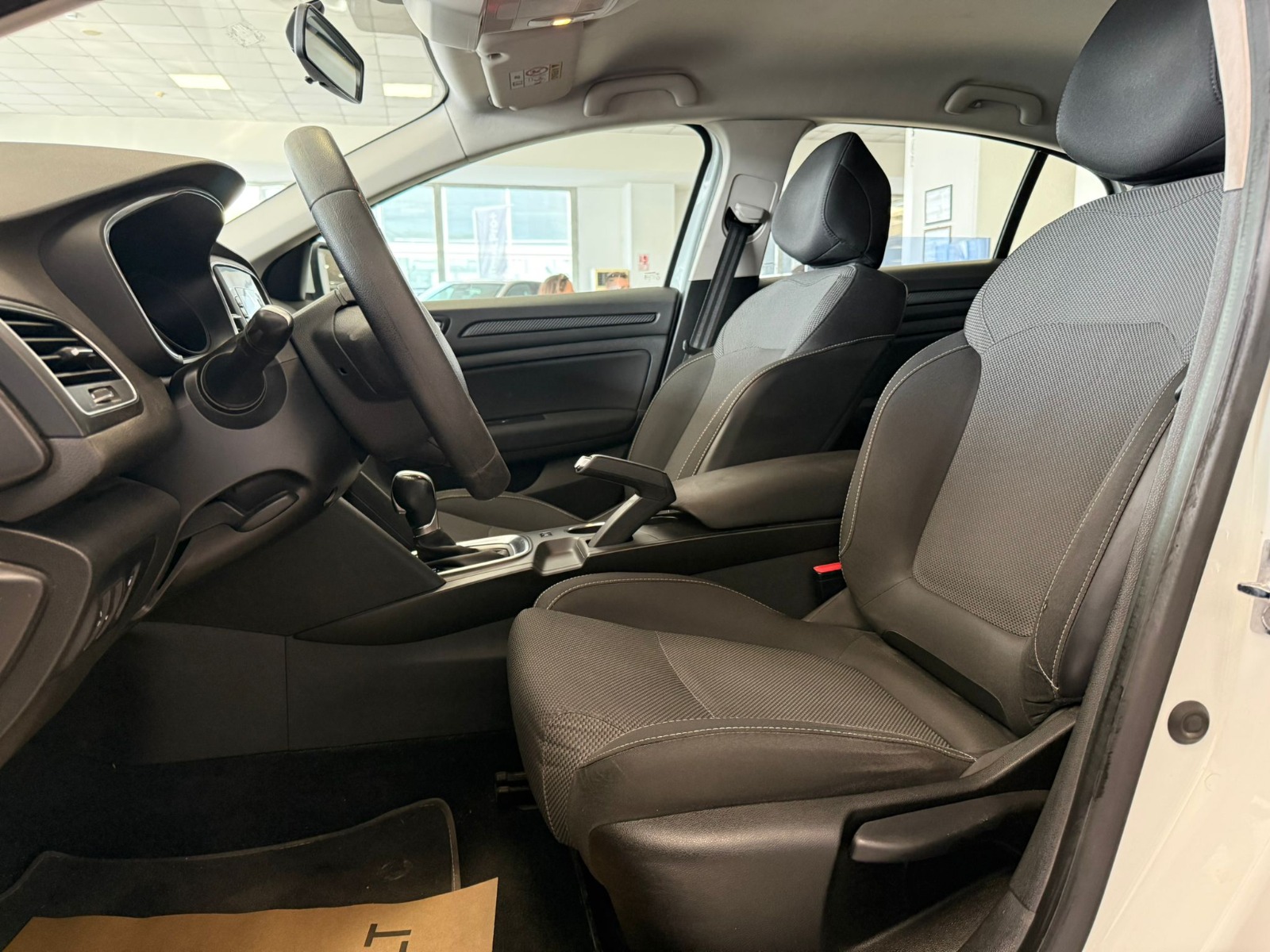 2020 Benzin Otomatik Renault Megane Beyaz Ermat Motorlu Araçlar ve Tarım Ürünleri Sanayi Ticaret A.Ş.