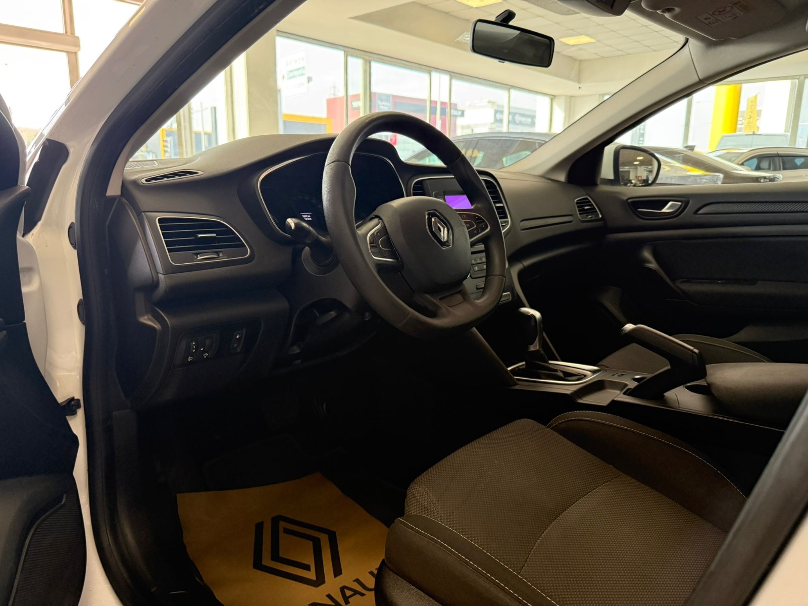 2020 Benzin Otomatik Renault Megane Beyaz Ermat Motorlu Araçlar ve Tarım Ürünleri Sanayi Ticaret A.Ş.