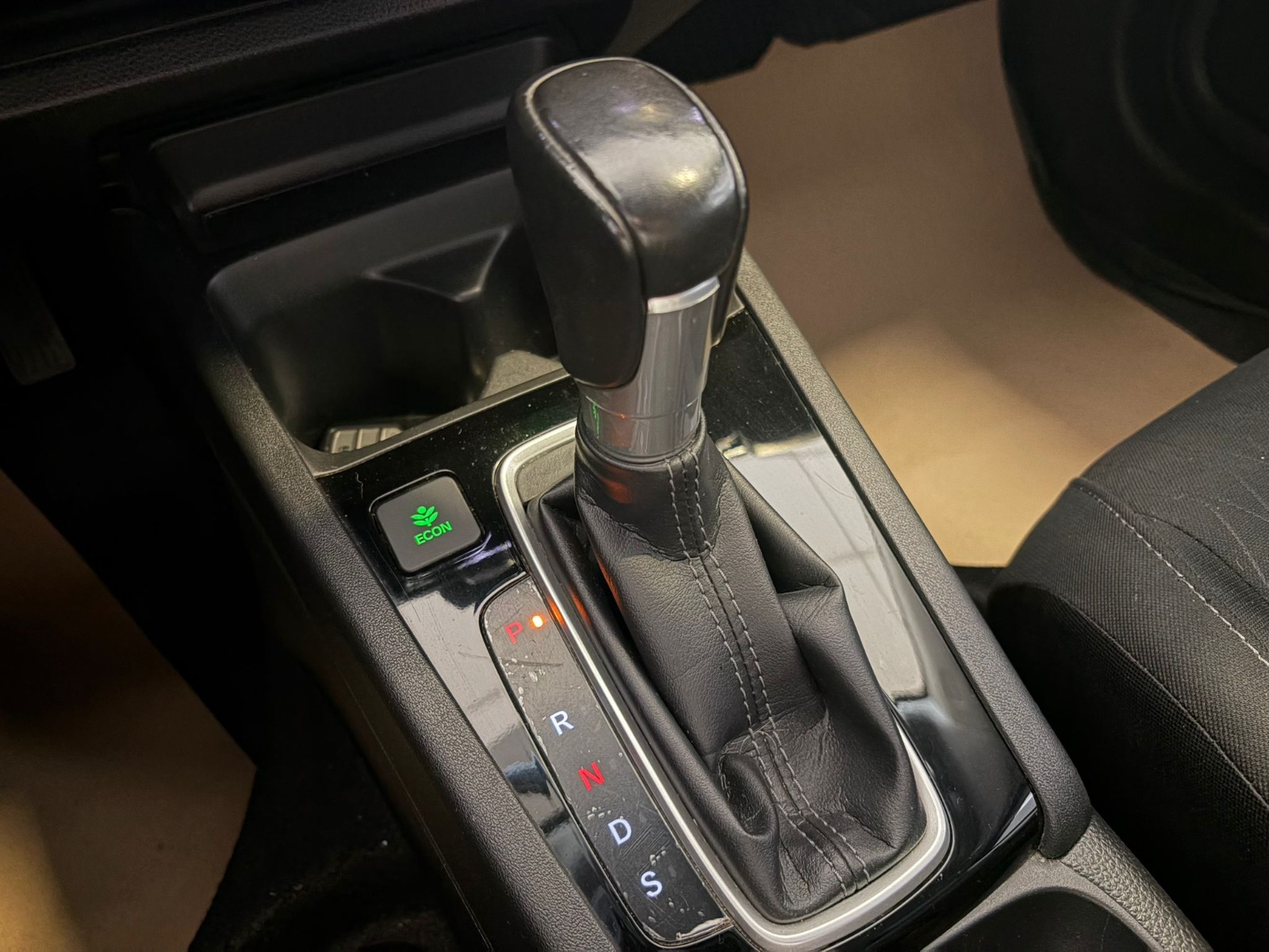 2023 Benzin Otomatik Honda City Kırmızı Ermat Motorlu Araçlar ve Tarım Ürünleri Sanayi Ticaret A.Ş.