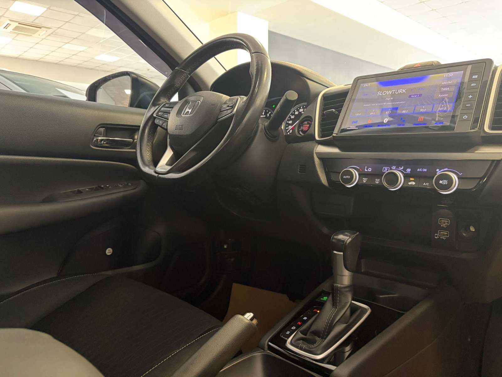 2023 Benzin Otomatik Honda City Kırmızı Ermat Motorlu Araçlar ve Tarım Ürünleri Sanayi Ticaret A.Ş.