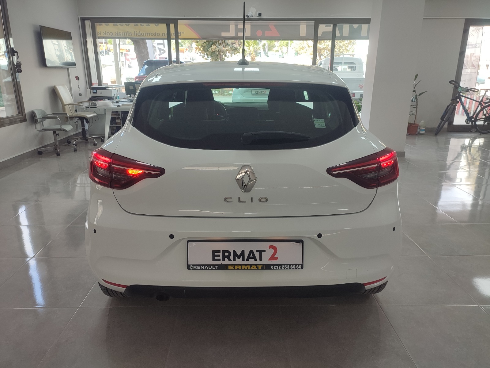 2020 Dizel Manuel Renault Clio Beyaz Ermat Motorlu Araçlar ve Tarım Ürünleri Sanayi Ticaret A.Ş.