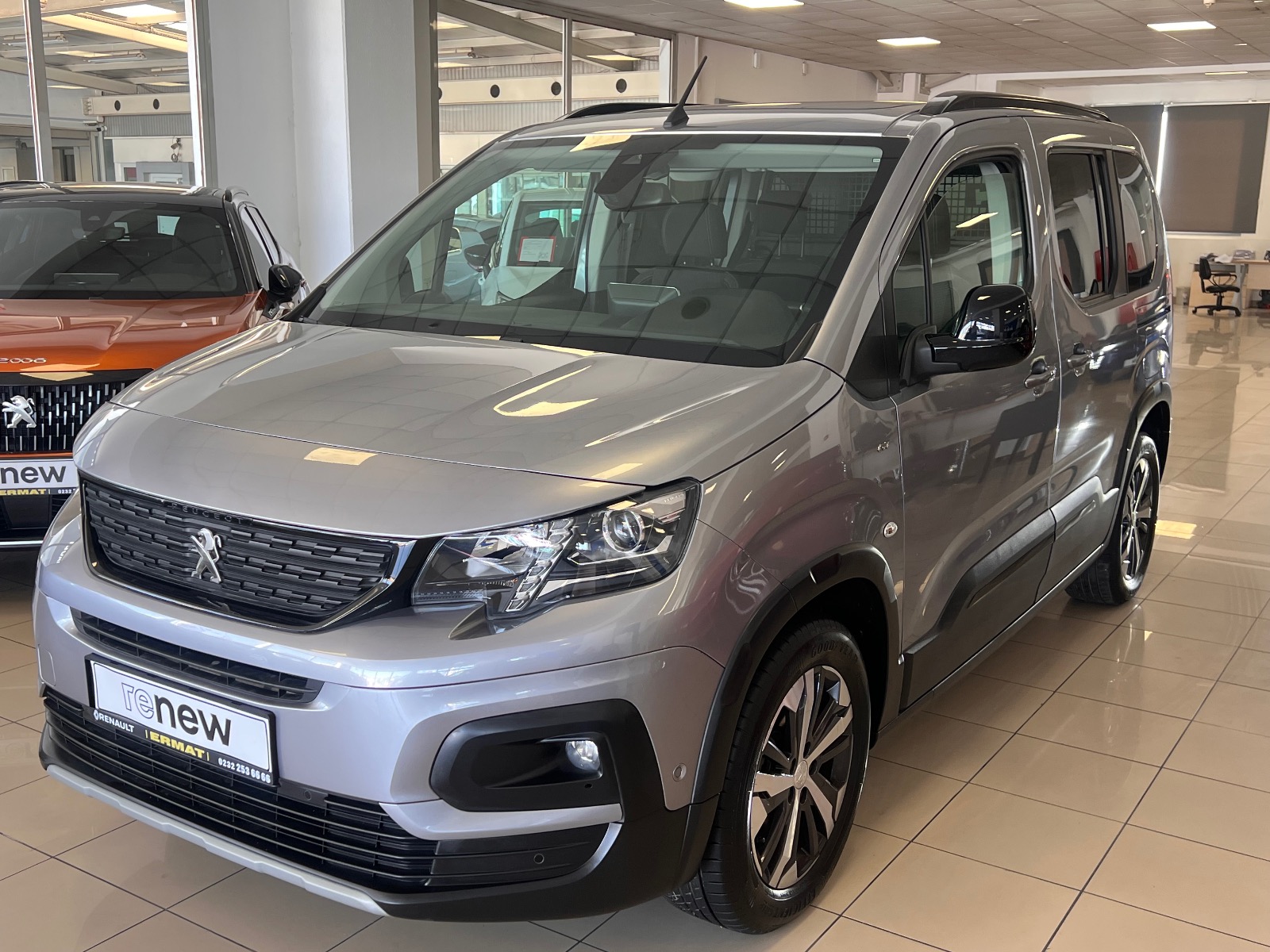 2023 Dizel Otomatik Peugeot Rifter Gri Ermat Motorlu Araçlar ve Tarım Ürünleri Sanayi Ticaret A.Ş.
