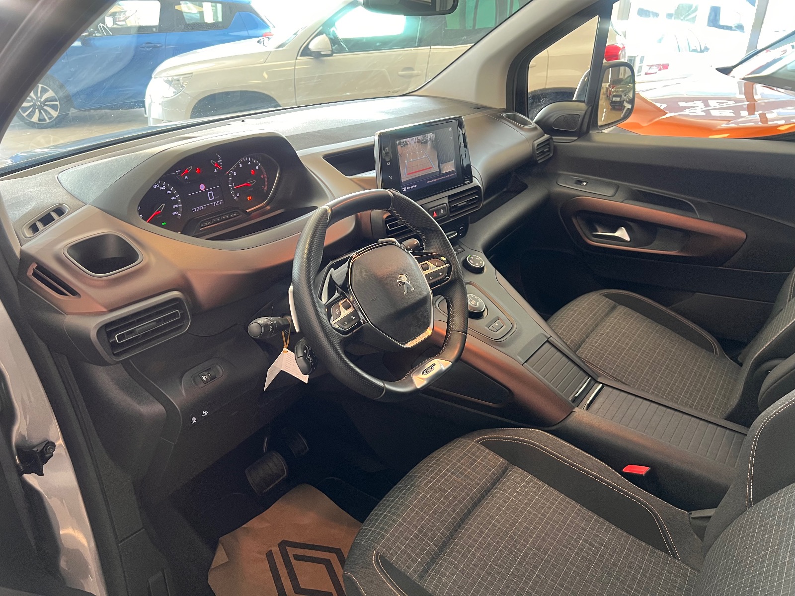 2023 Dizel Otomatik Peugeot Rifter Gri Ermat Motorlu Araçlar ve Tarım Ürünleri Sanayi Ticaret A.Ş.