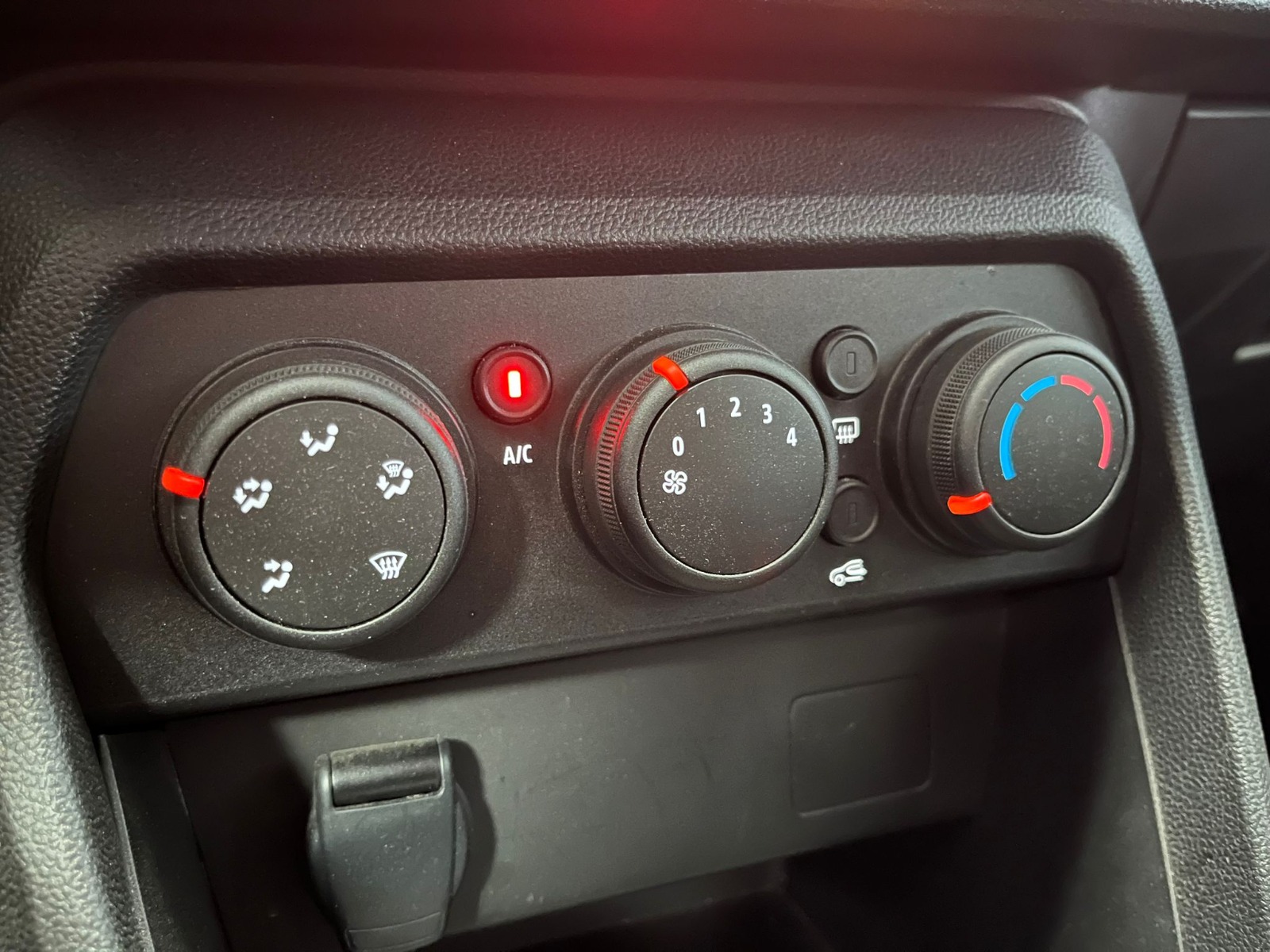 2022 Benzin + LPG Manuel Dacia Jogger Beyaz Ermat Motorlu Araçlar ve Tarım Ürünleri Sanayi Ticaret A.Ş.