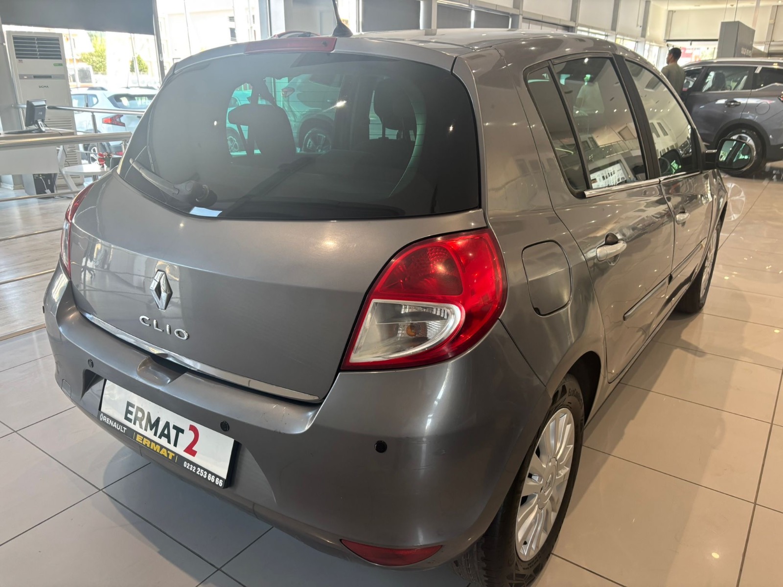 2011 Dizel Otomatik Renault Clio Bej Ermat Motorlu Araçlar ve Tarım Ürünleri Sanayi Ticaret A.Ş.
