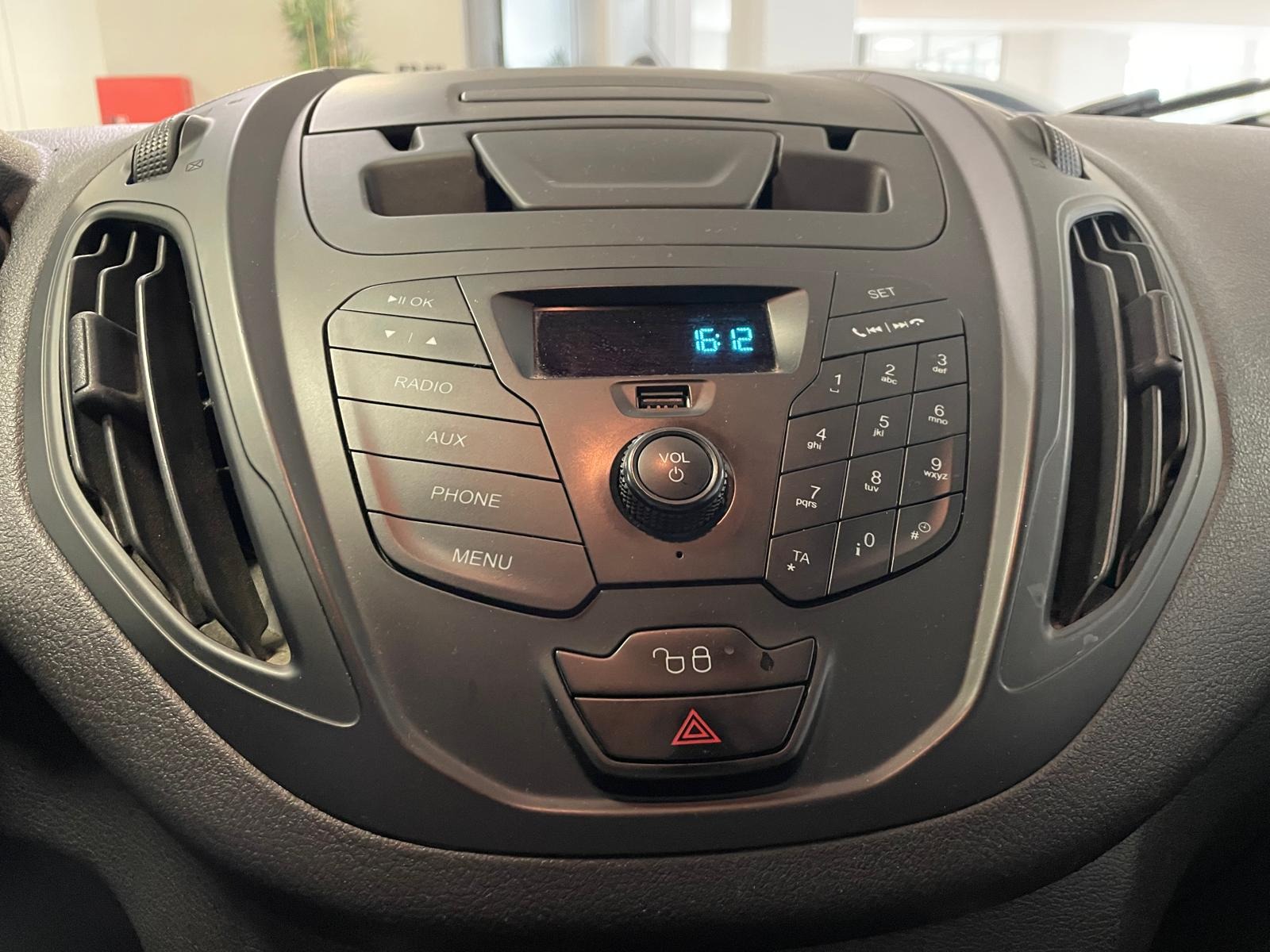 2020 Dizel Manuel Ford Transit Courier Beyaz Ermat Motorlu Araçlar ve Tarım Ürünleri Sanayi Ticaret A.Ş.