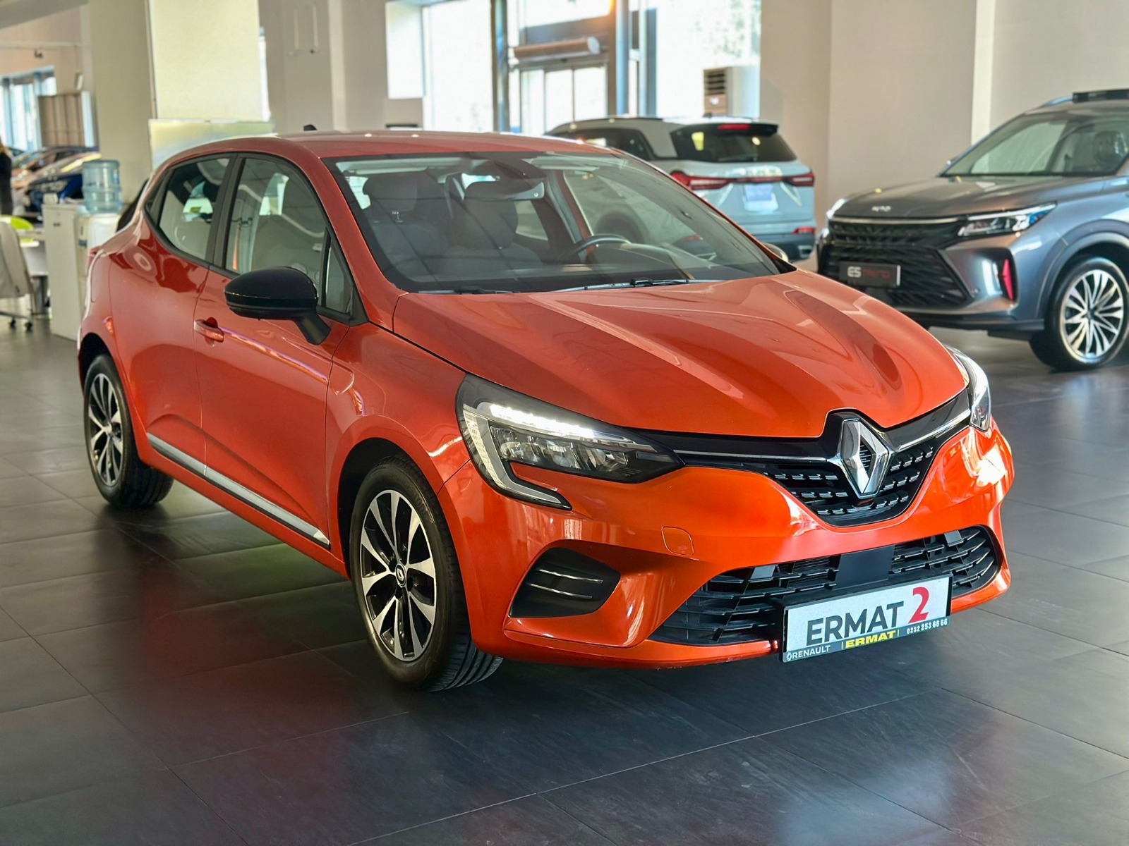 2023 Benzin Manuel Renault Clio Turuncu Ermat Motorlu Araçlar ve Tarım Ürünleri Sanayi Ticaret A.Ş.