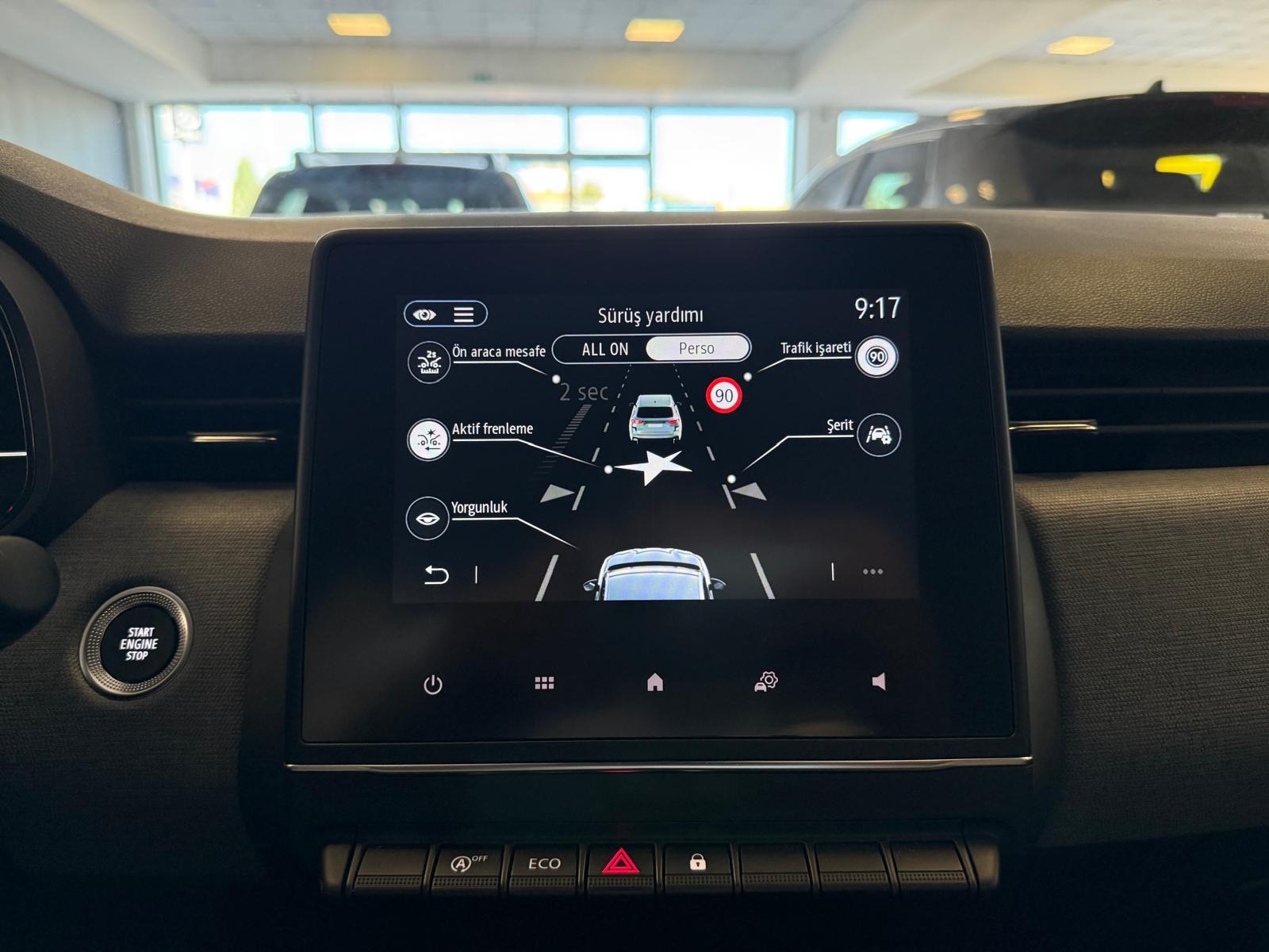 2025 Benzin Otomatik Renault Clio Beyaz Ermat Motorlu Araçlar ve Tarım Ürünleri Sanayi Ticaret A.Ş.