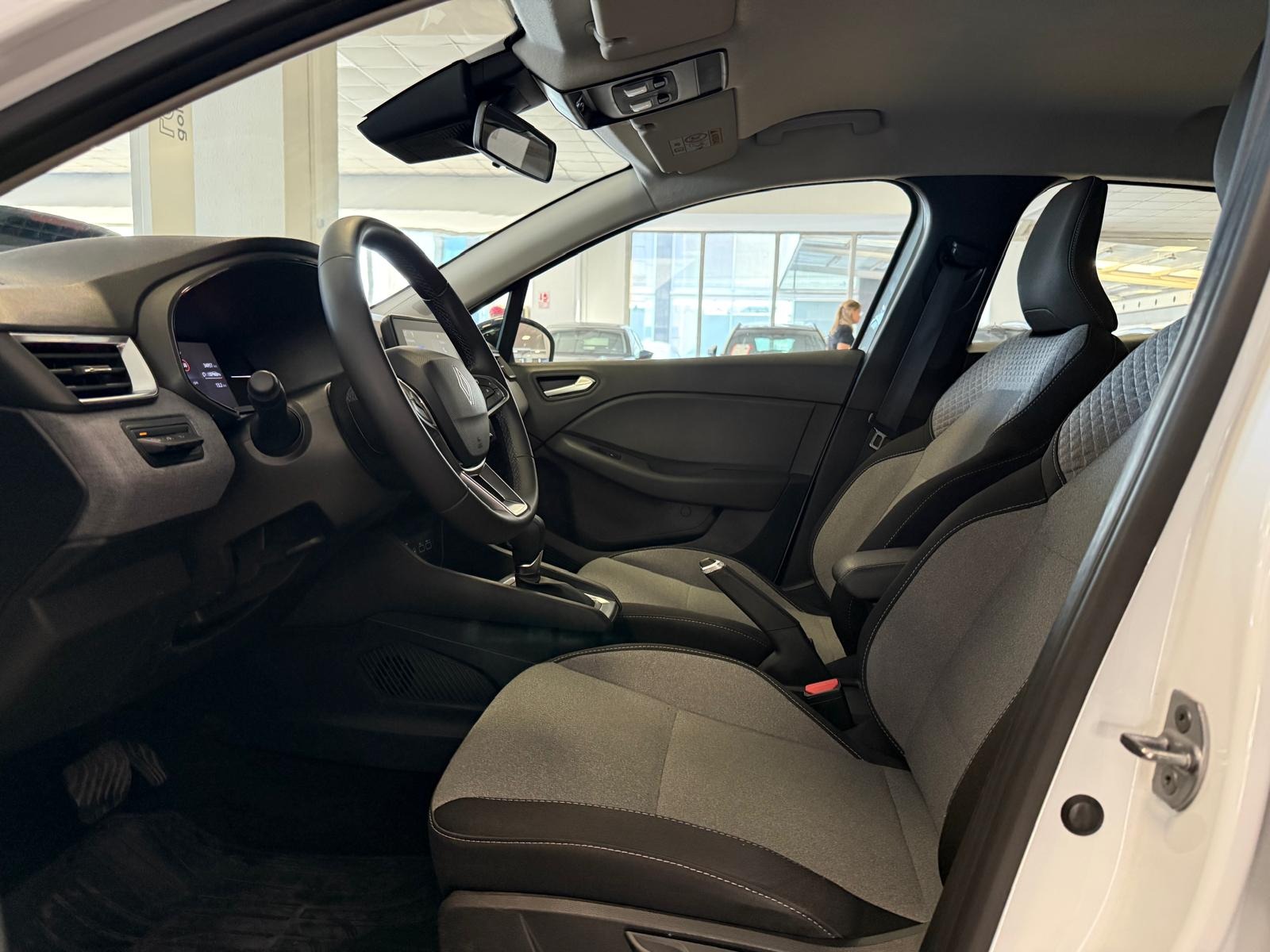 2025 Benzin Otomatik Renault Clio Beyaz Ermat Motorlu Araçlar ve Tarım Ürünleri Sanayi Ticaret A.Ş.