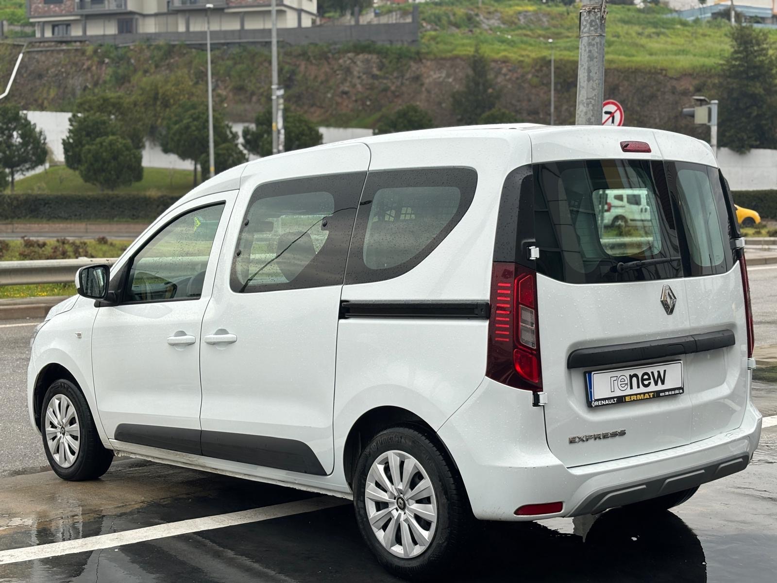2024 Dizel Manuel Renault Express Combi Beyaz Ermat Motorlu Araçlar ve Tarım Ürünleri Sanayi Ticaret A.Ş.