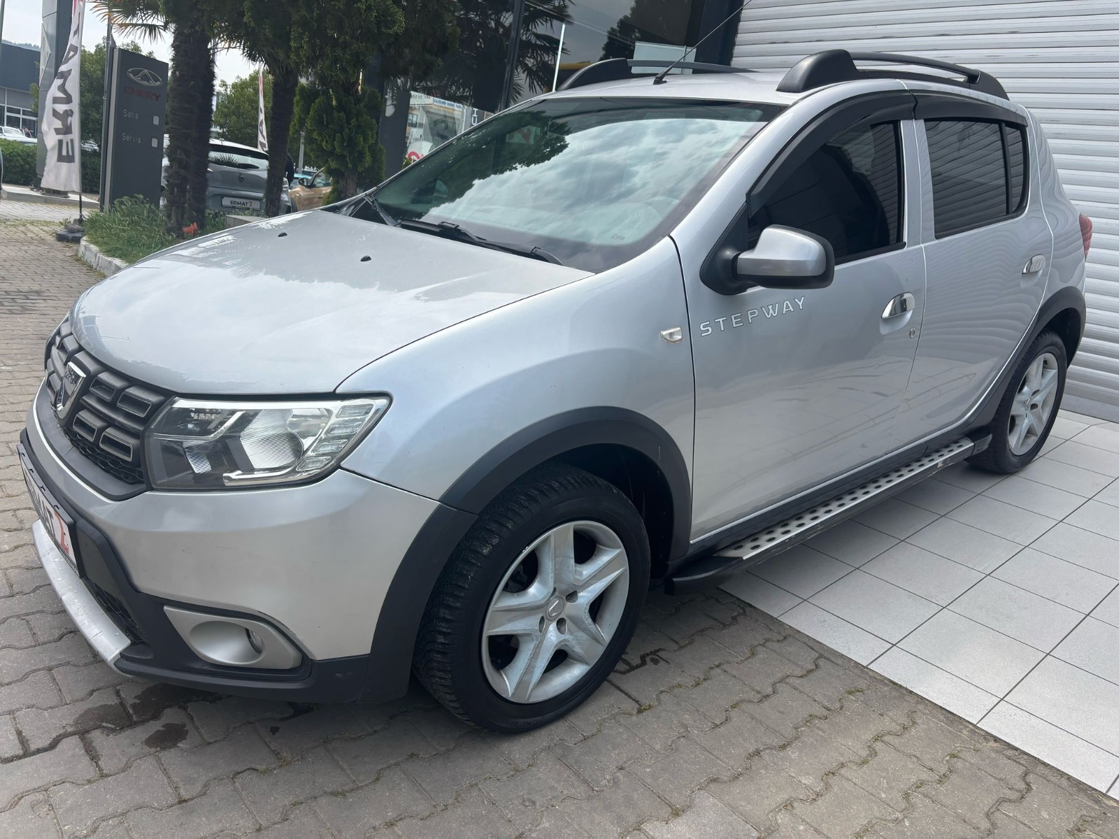 2017 Dizel Otomatik Dacia Sandero Gri Ermat Motorlu Araçlar ve Tarım Ürünleri Sanayi Ticaret A.Ş.