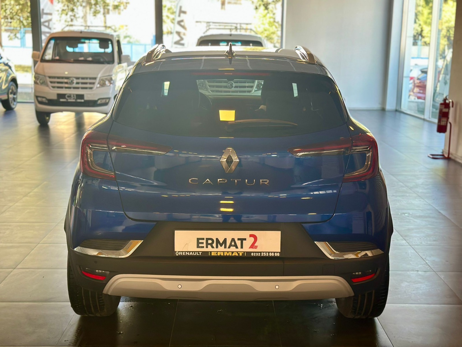 2023 MHEV Otomatik Renault Captur Mavi Ermat Motorlu Araçlar ve Tarım Ürünleri Sanayi Ticaret A.Ş.