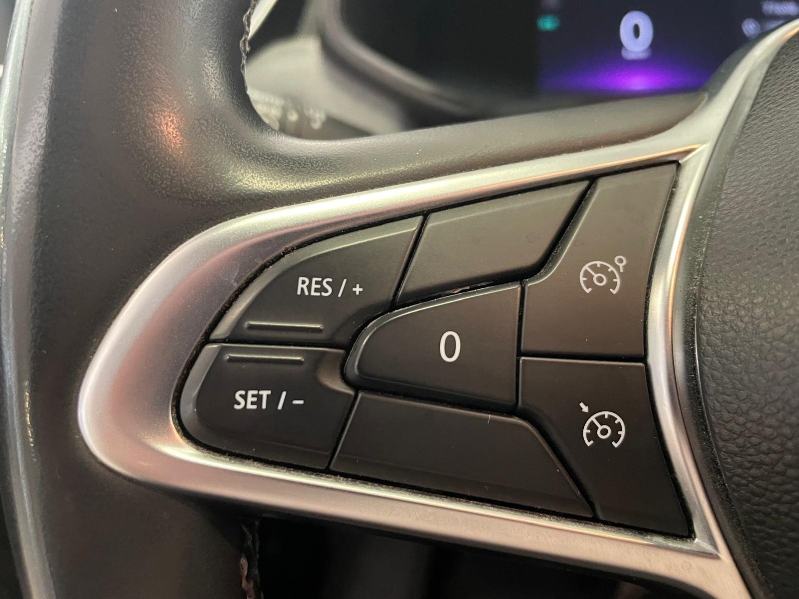 2024 Benzin Otomatik Renault Clio Gri Ermat Motorlu Araçlar ve Tarım Ürünleri Sanayi Ticaret A.Ş.