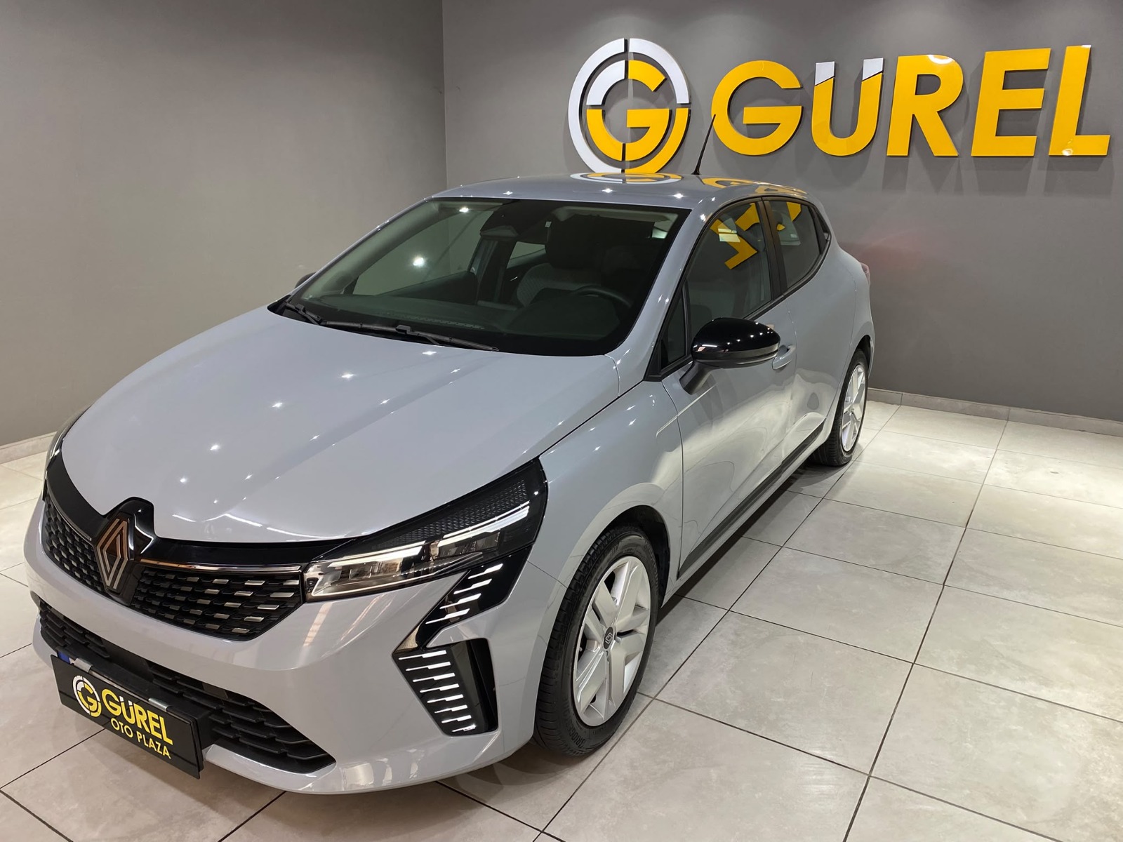 2026 Benzin Otomatik Renault Clio Gri Gürel Tasarım Aksesuar Otomotiv San. Tic. Ltd. Şti.