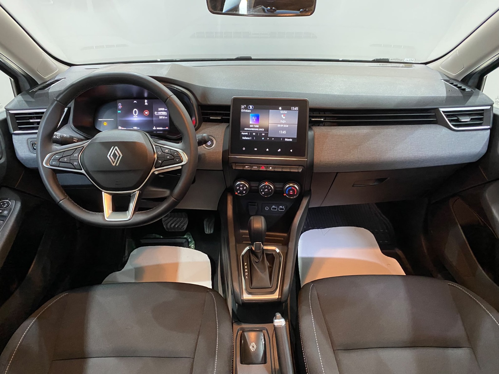 2026 Benzin Otomatik Renault Clio Gri Gürel Tasarım Aksesuar Otomotiv San. Tic. Ltd. Şti.