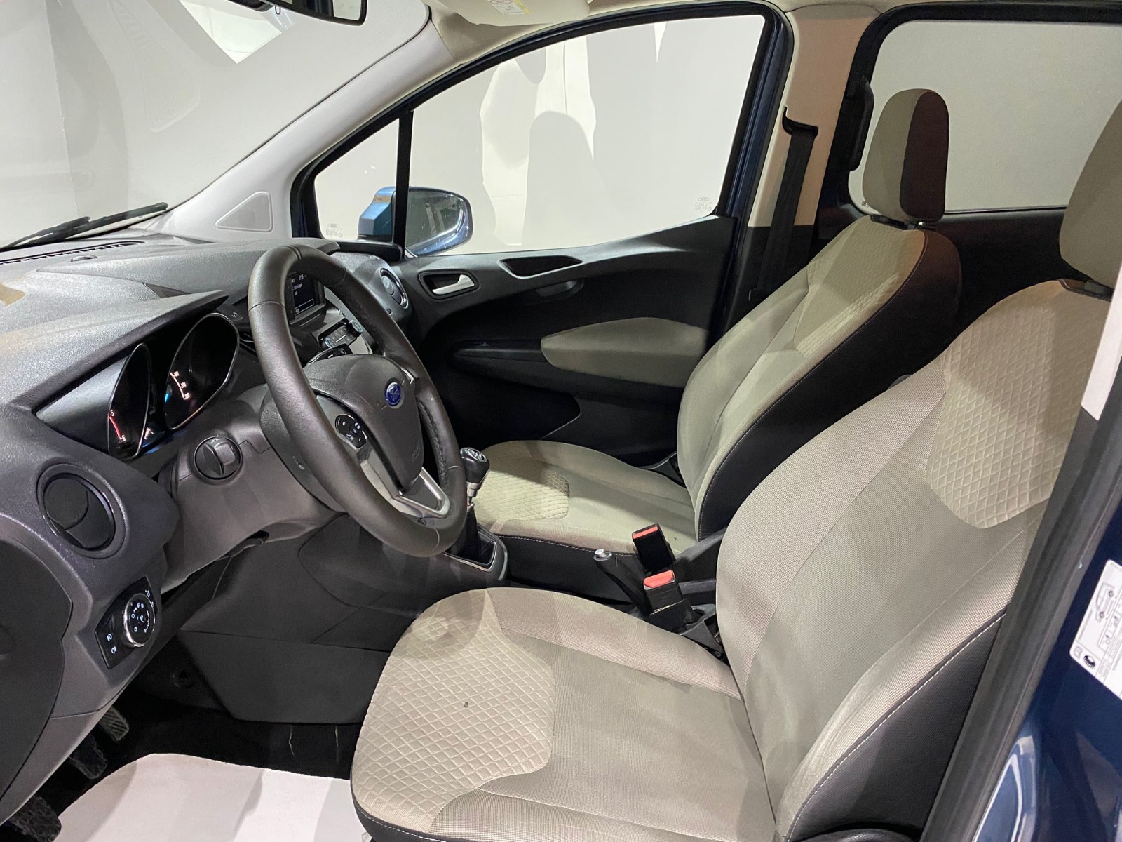 2021 Dizel Manuel Ford Tourneo Courier Mavi Gürel Tasarım Aksesuar Otomotiv San. Tic. Ltd. Şti.