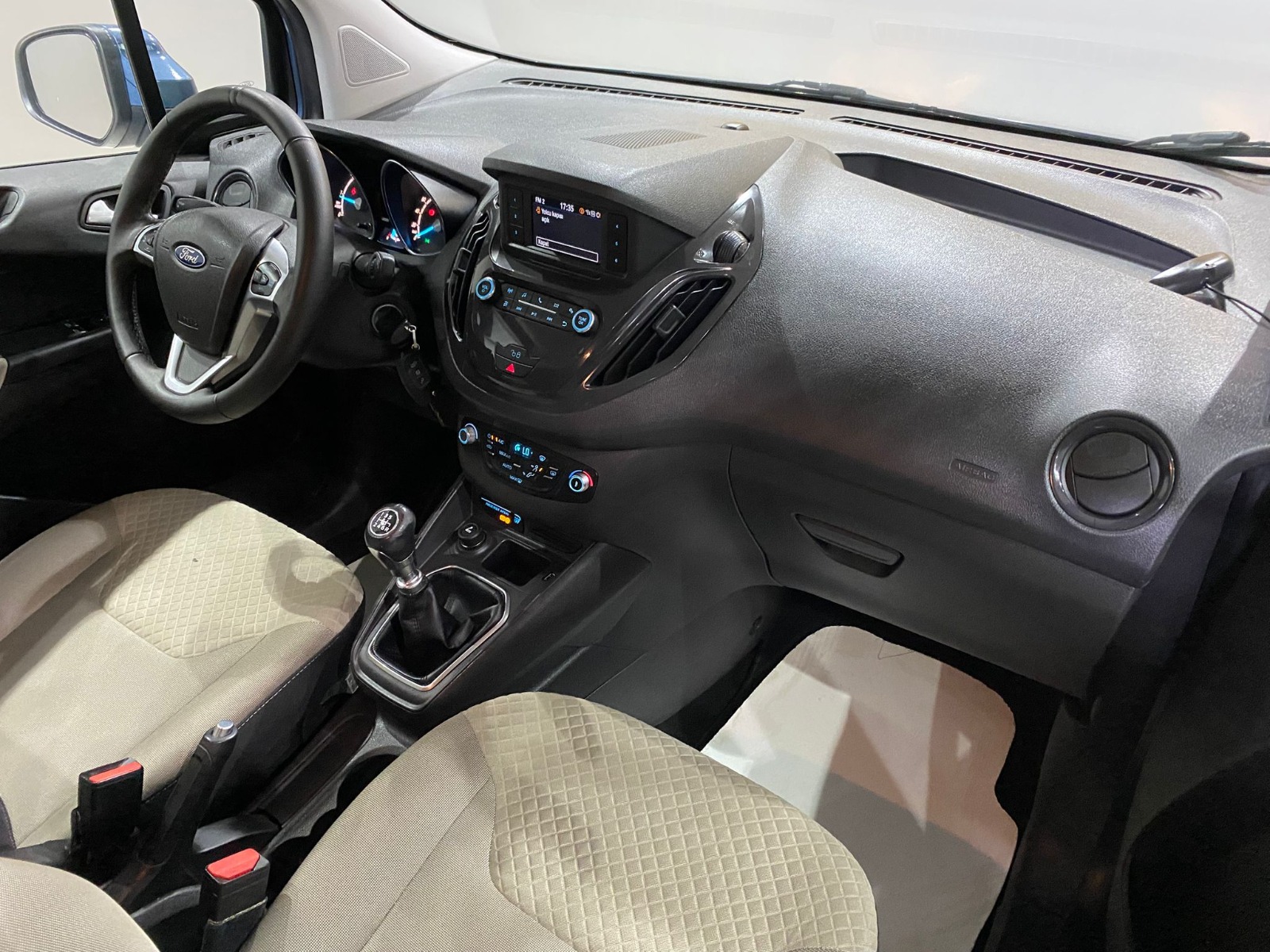2021 Dizel Manuel Ford Tourneo Courier Mavi Gürel Tasarım Aksesuar Otomotiv San. Tic. Ltd. Şti.